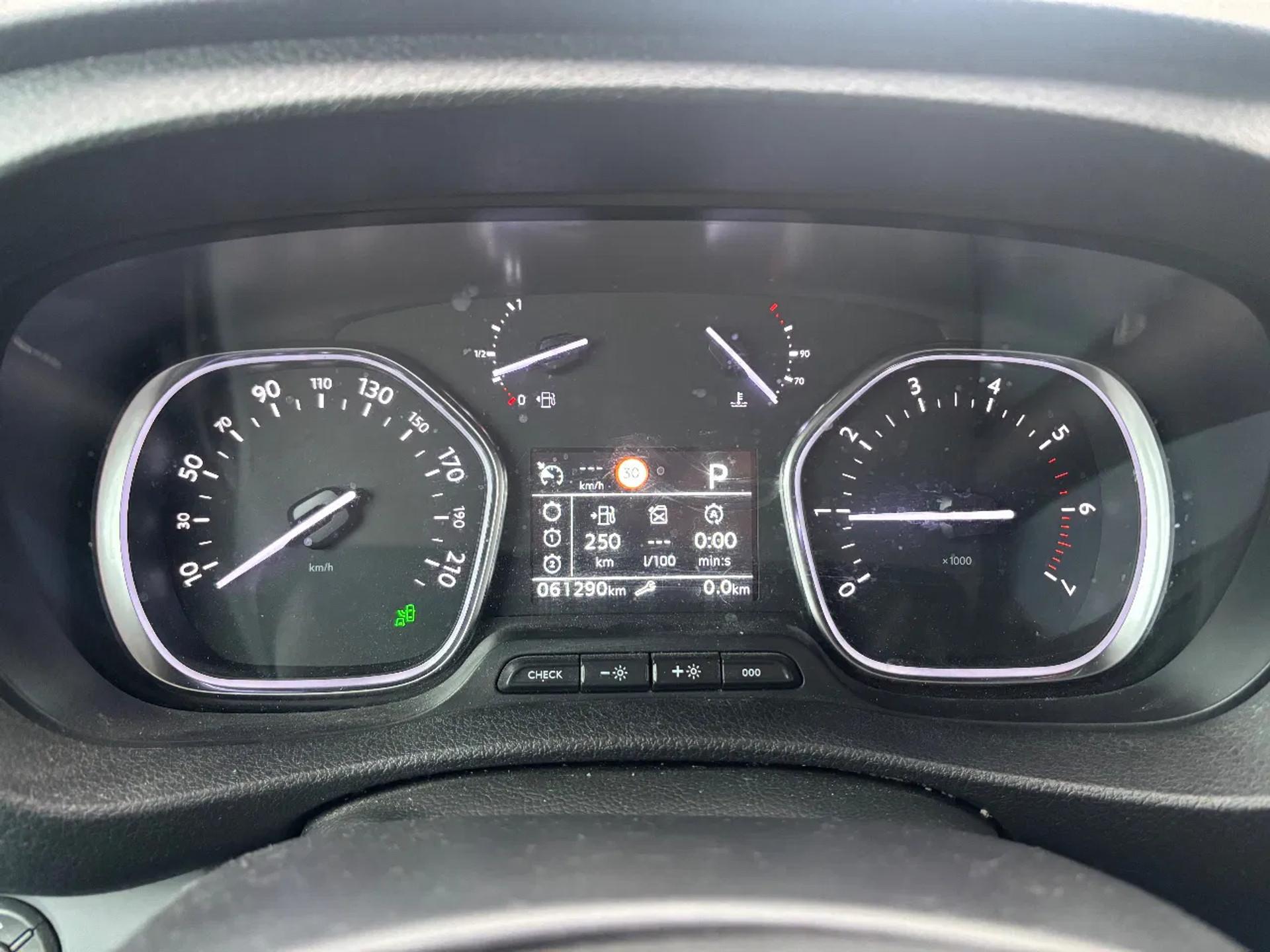 Foto 16 van Peugeot 2.0HDI 180 Lang Automaat Airco Navi Cruisecontrol XENON Trekhaak 61.000KM