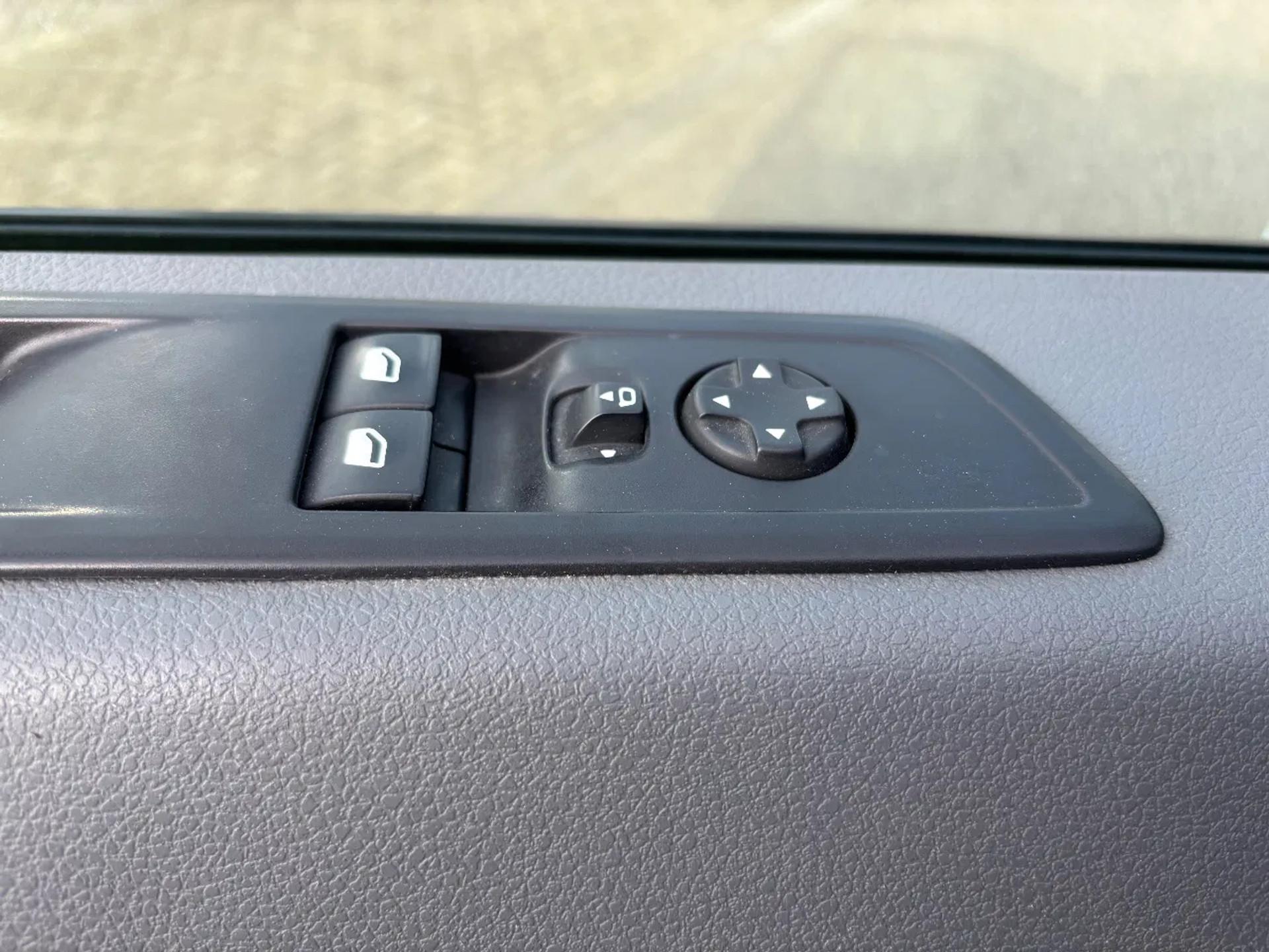 Foto 11 van Peugeot 2.0HDI 120 Lang Airco Navi Cruisecontrol Trekhaak