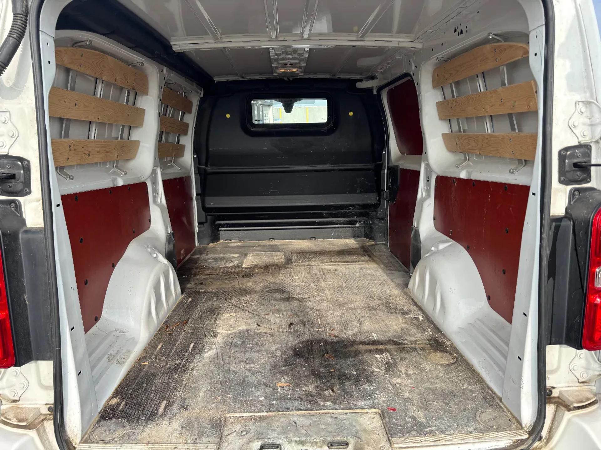 Foto 8 van Peugeot 2.0HDI 120 Lang Airco Navi Cruisecontrol Trekhaak