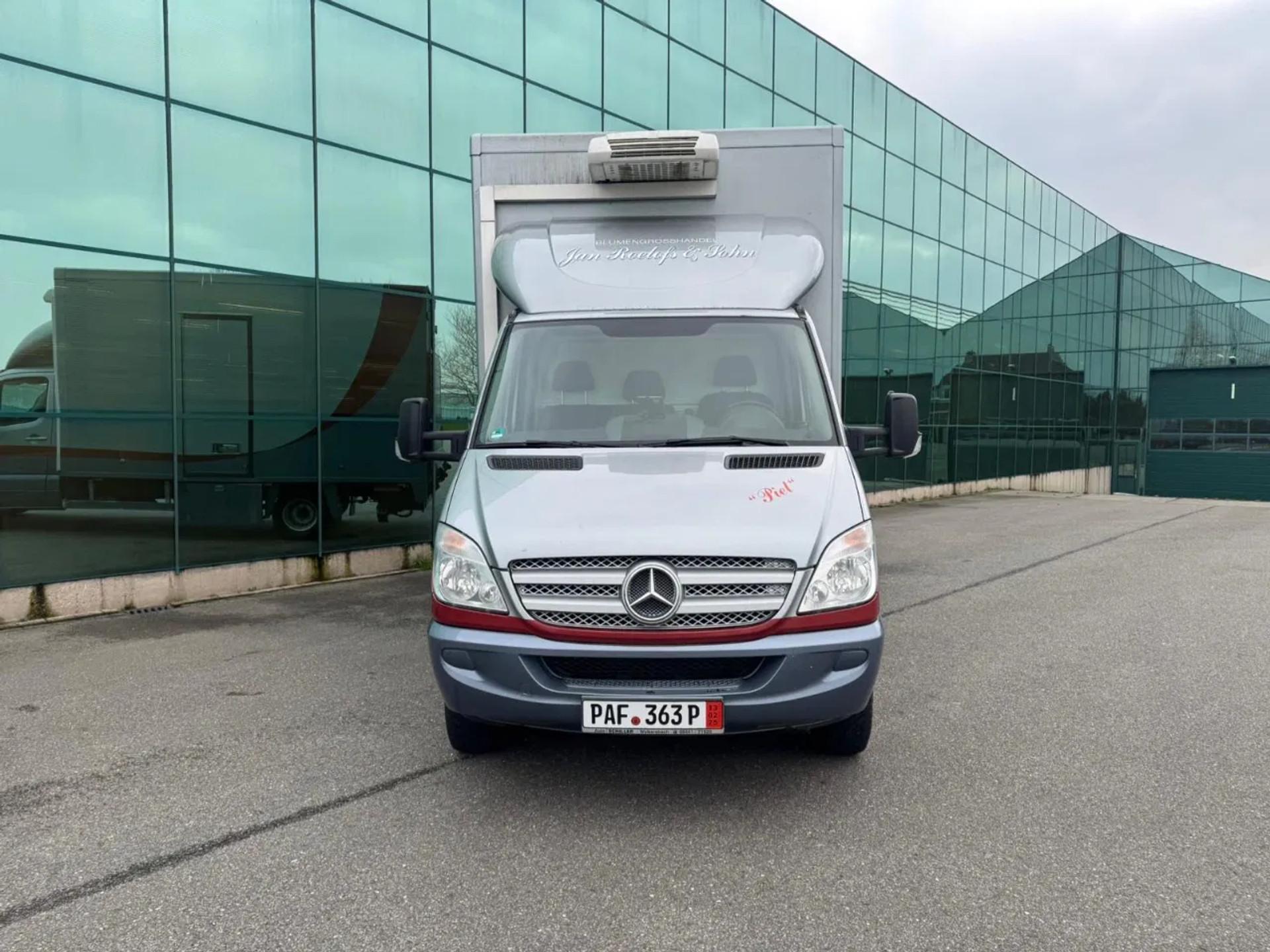 Foto 5 van Mercedes-Benz Sprinter 519 Bakwagen 6 Cilinder Koelwagen ThermoKing BLOEMEN & PLANTEN AUTO