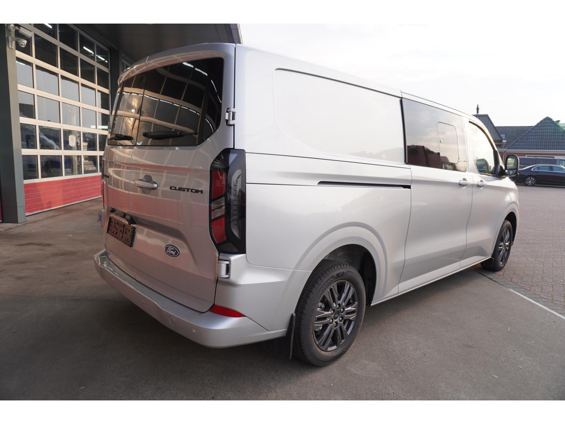 Foto 4 van Ford 320L 2.0 TDCI 170PK L2H1 Limited DubbelCabine Automaat Schuifdeur L/R