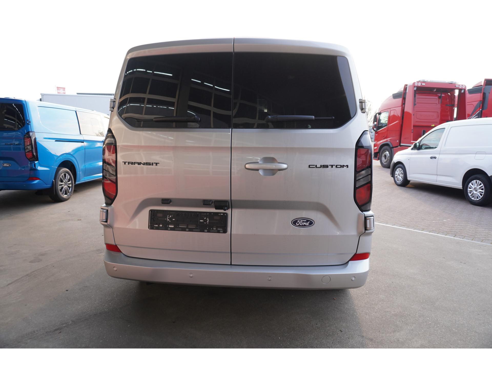 Foto 5 van Ford 320L 2.0 TDCI 170PK L2H1 Limited DubbelCabine Automaat Schuifdeur L/R
