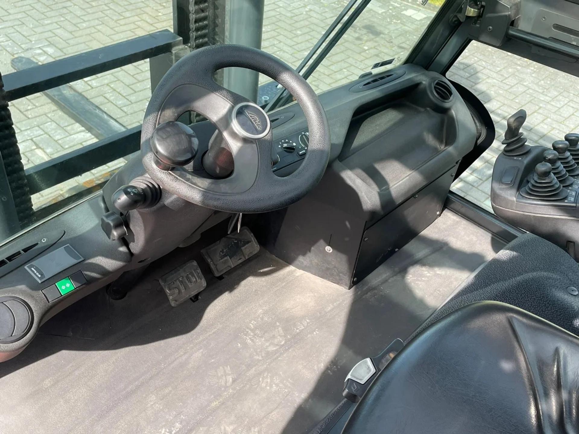 Foto 17 van Linde H70 D -03 | BIG SERVICE | NEW TIRES | SIDESHIFT | 7 TON