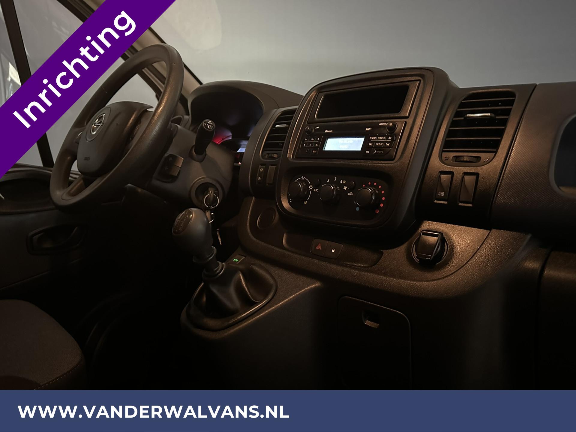 Foto 12 van Opel Vivaro 1.6 CDTI L1H1 Euro6 Airco | Imperiaal | Trekhaak | Cruisecontrol