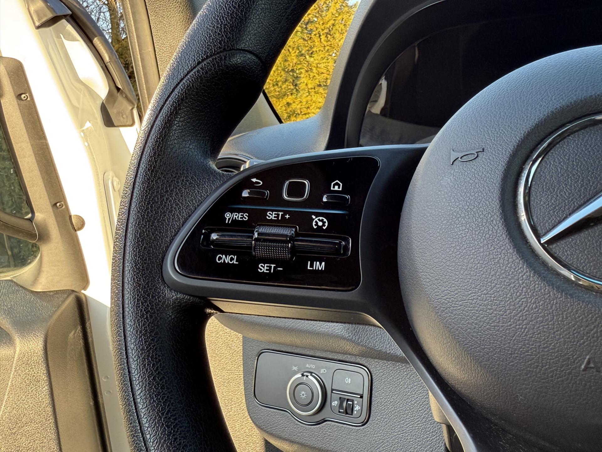 Foto 10 van Mercedes-Benz 317 CDI 170 PK / L3H2 / MBUX / **NETTE BUS** / AIRCO / CRUISE / CAMERA / PDC / 3-ZITS / CARPLAY