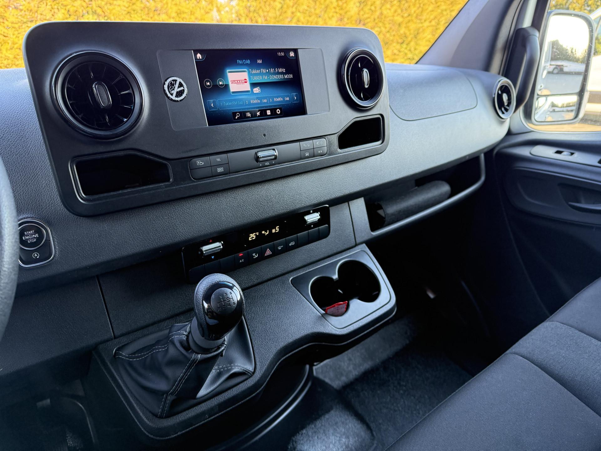 Foto 12 van Mercedes-Benz 317 CDI 170 PK / L3H2 / MBUX / **NETTE BUS** / AIRCO / CRUISE / CAMERA / PDC / 3-ZITS / CARPLAY