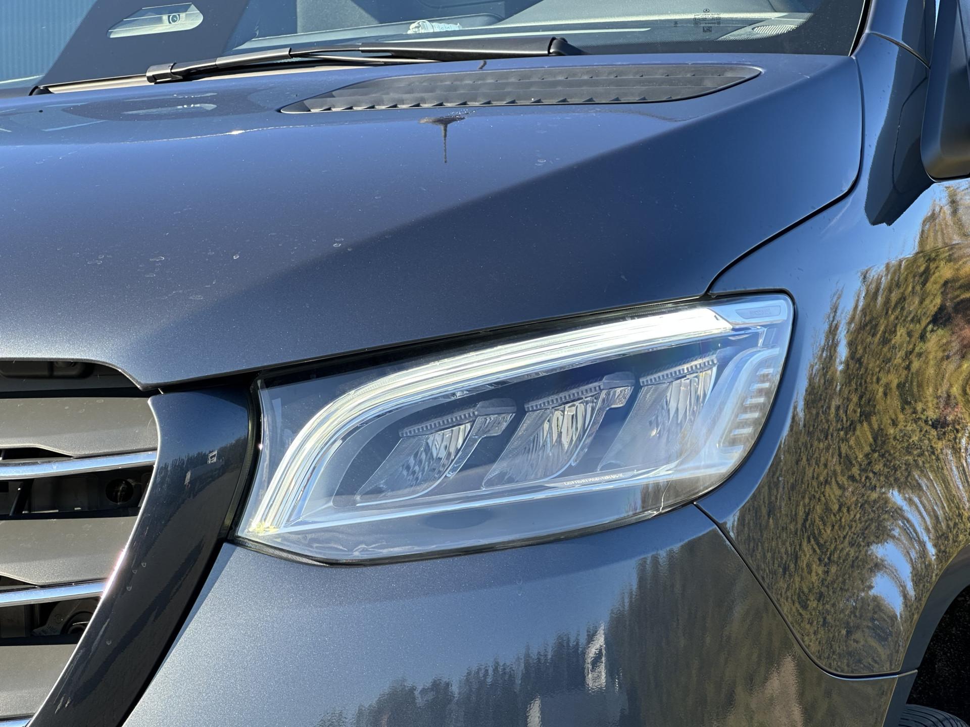 Foto 19 van Mercedes-Benz 319 CDI 9G-TRONIC / L2H2 / 3.5 TON TREKKEN / CAMERA / CRUISE / AIRCO / STOELVERWARMING / GEVEERDE STOEL