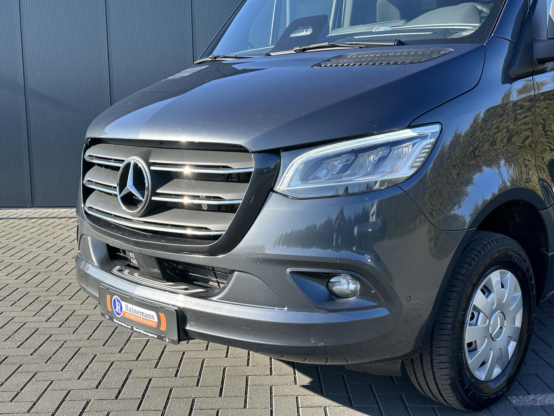 Foto 20 van Mercedes-Benz 319 CDI 9G-TRONIC / L2H2 / 3.5 TON TREKKEN / CAMERA / CRUISE / AIRCO / STOELVERWARMING / GEVEERDE STOEL