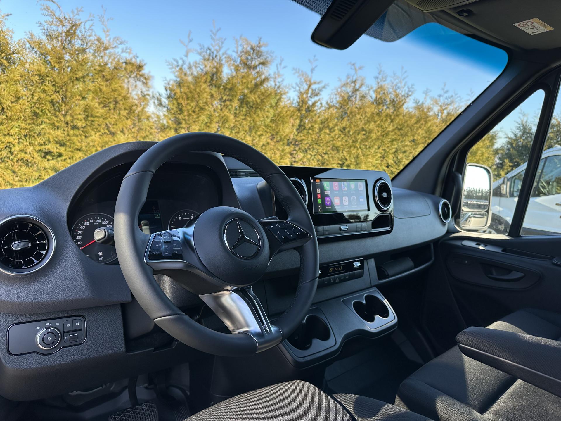 Foto 6 van Mercedes-Benz 319 CDI 9G-TRONIC / L2H2 / 3.5 TON TREKKEN / CAMERA / CRUISE / AIRCO / STOELVERWARMING / GEVEERDE STOEL
