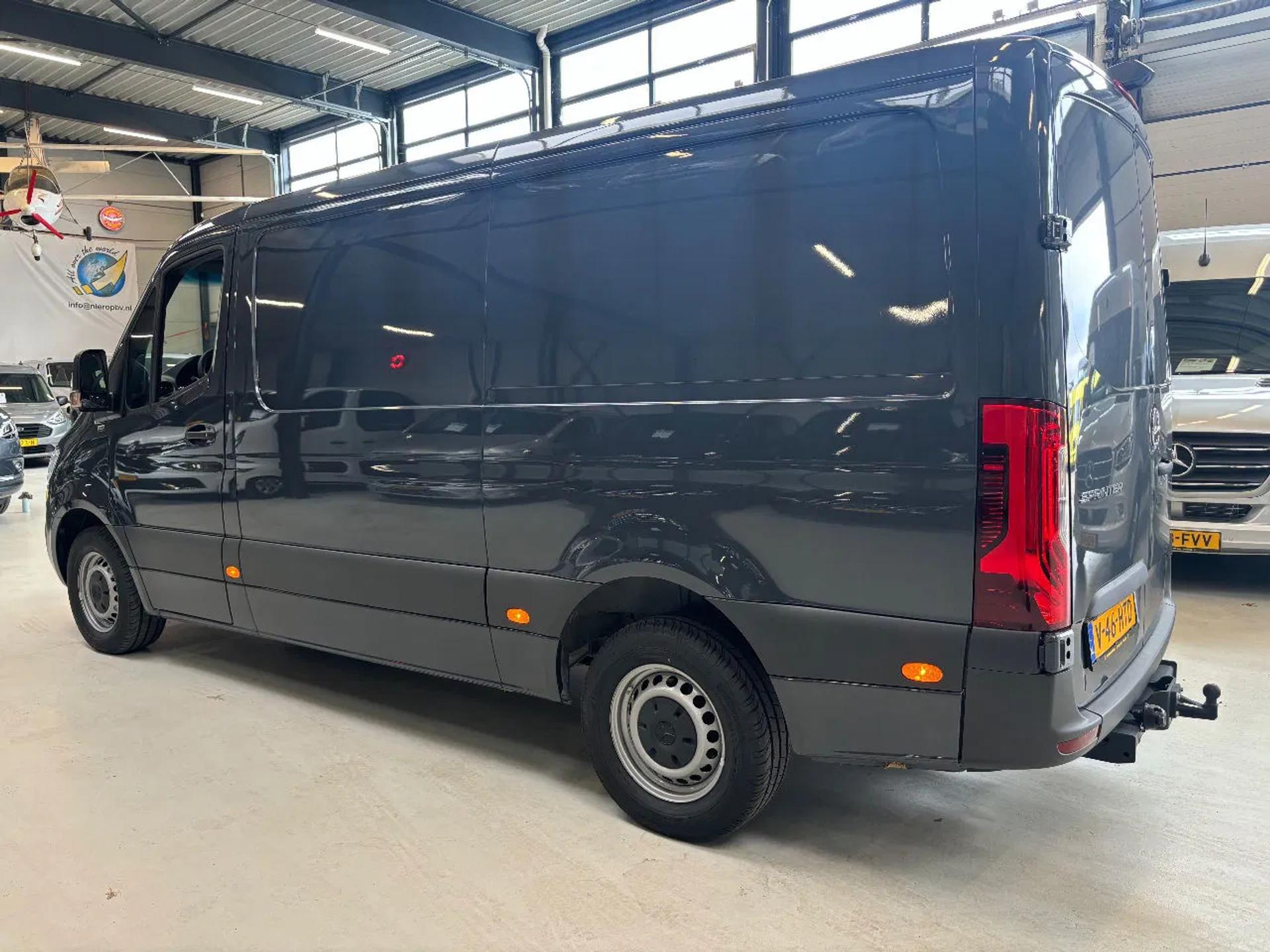 Foto 9 van Mercedes-Benz 319CDI L2H1 PRO Automaat Airco Cruisecontrol Led 3500KG Trekhaak Apple CarPlay NIEUW
