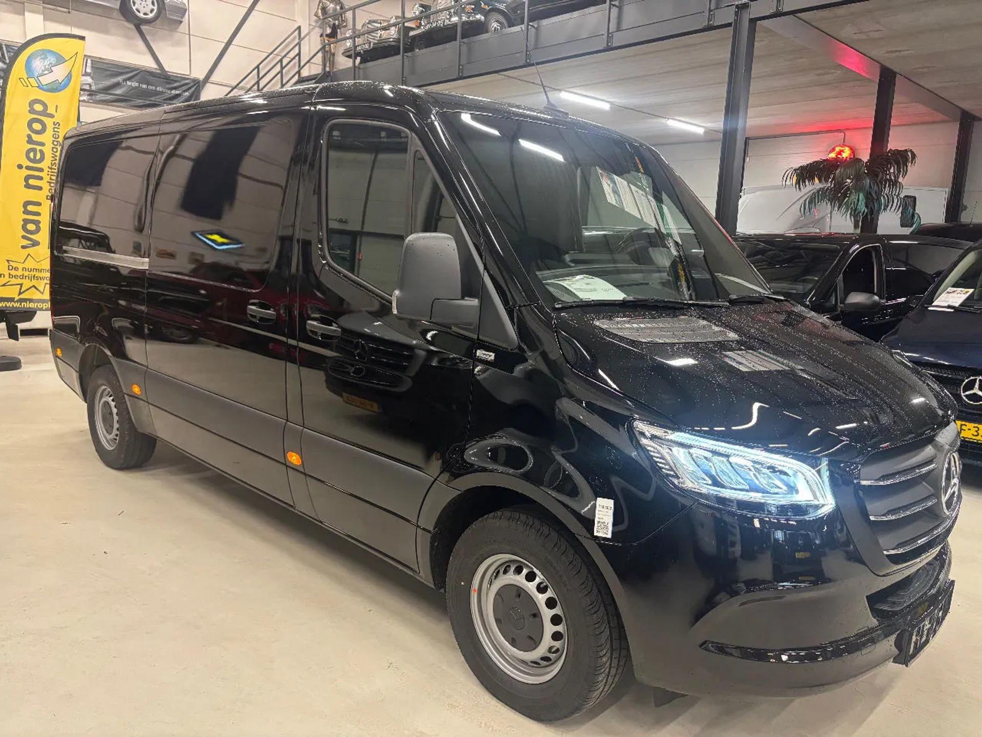 Foto 4 van Mercedes-Benz 319CDI L2H1 Automaat Airco Cruisecontrol 3500KG Trekhaak NIEUW
