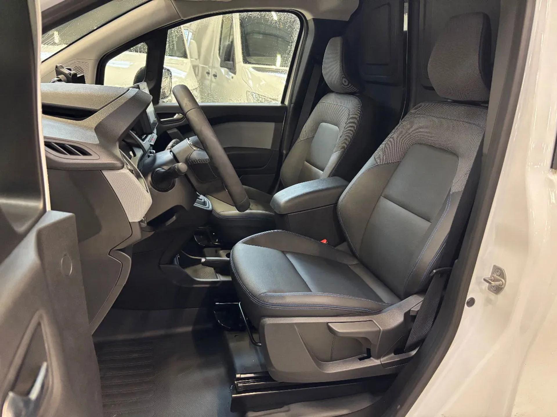 Foto 15 van Nissan N-Connecta L1 45 kWh automaat 5 x op voorraad