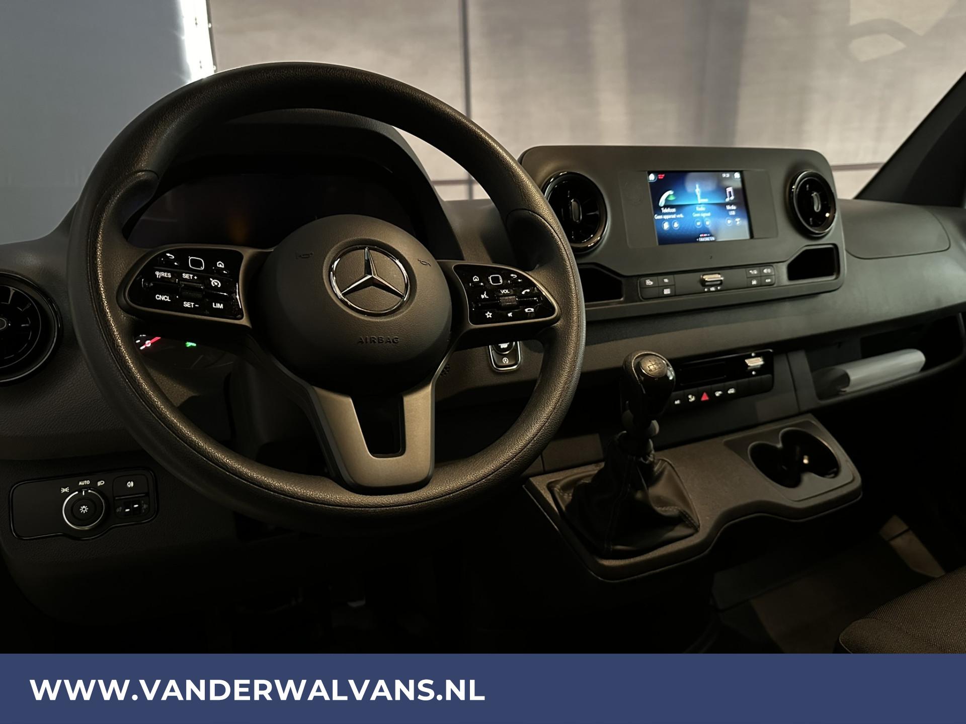 Foto 15 van Mercedes-Benz Sprinter 317 CDI 170pk L3H2 Fabrieksgarantie Euro6 Airco | Camera | Apple Carplay