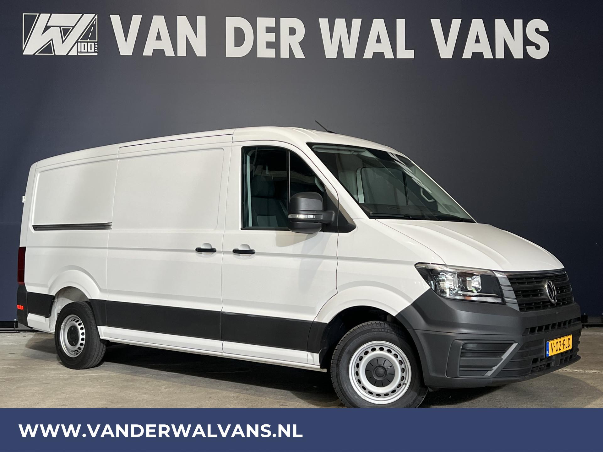 Foto 1 van Volkswagen Crafter 2.0 TDI L3H2 L2H1 Euro6 Airco | Navigatie | Camera | Apple Carplay