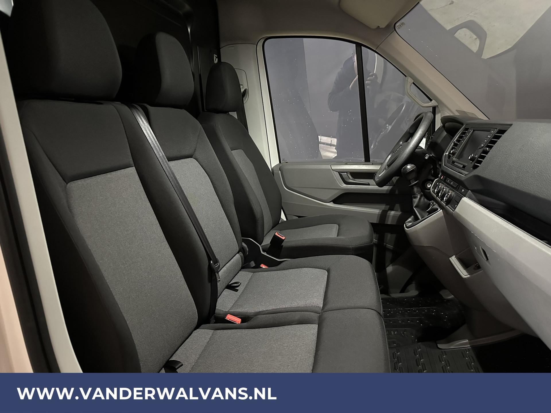 Foto 8 van Volkswagen Crafter 2.0 TDI L3H2 L2H1 Euro6 Airco | Navigatie | Camera | Apple Carplay