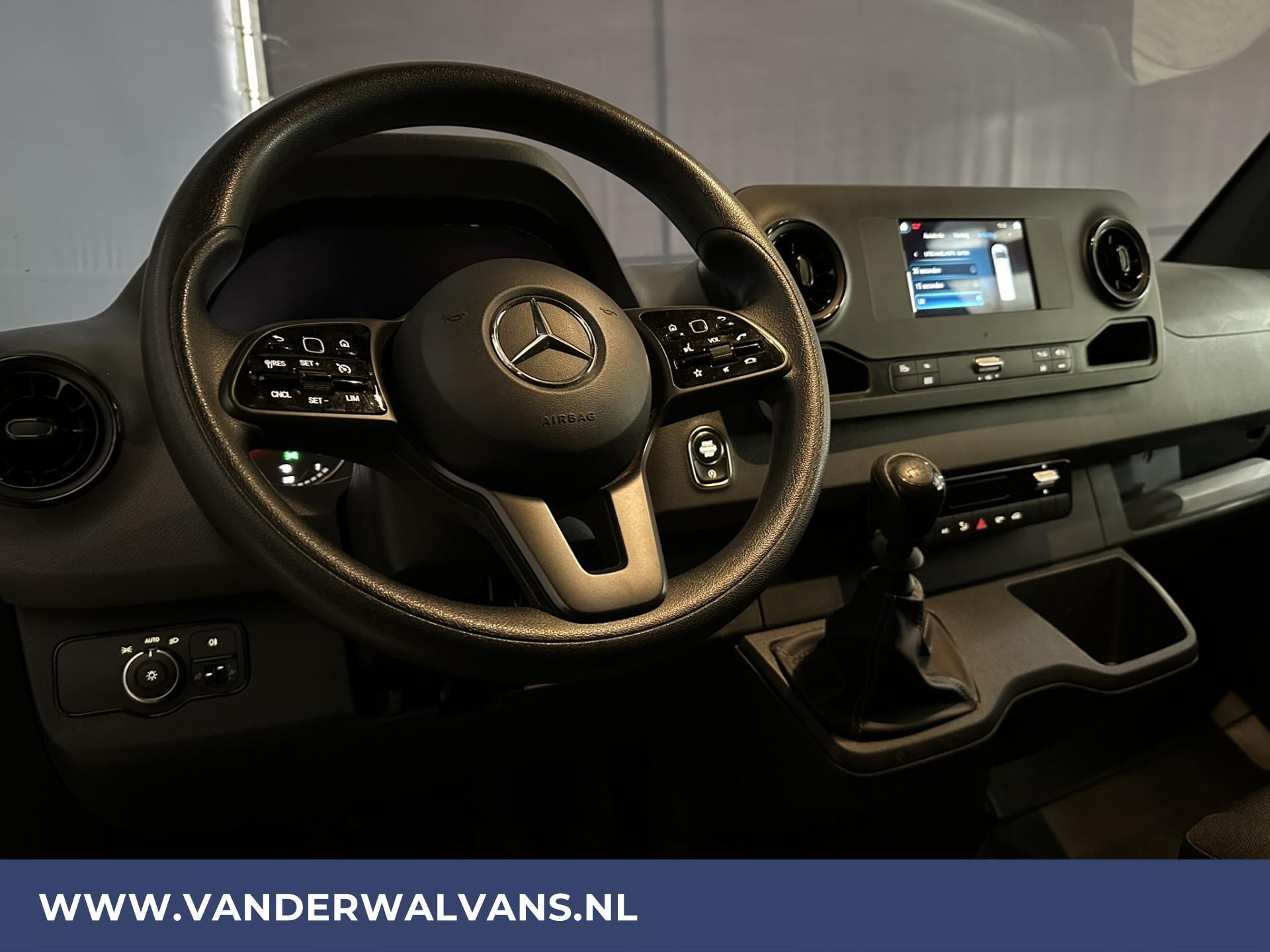 Foto 16 van Mercedes-Benz Sprinter 317 CDI 170pk L3H2 Euro6 Airco | Camera | Apple Carplay | Android Auto