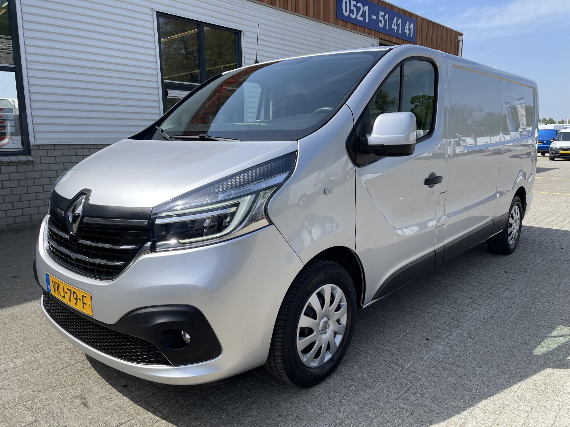 Foto 2 van Renault Trafic 2.0 dCi 120pk T29 L2H1 Work Edition / vaste prijs rijklaar € 20.950 ex btw / lease vanaf € 375