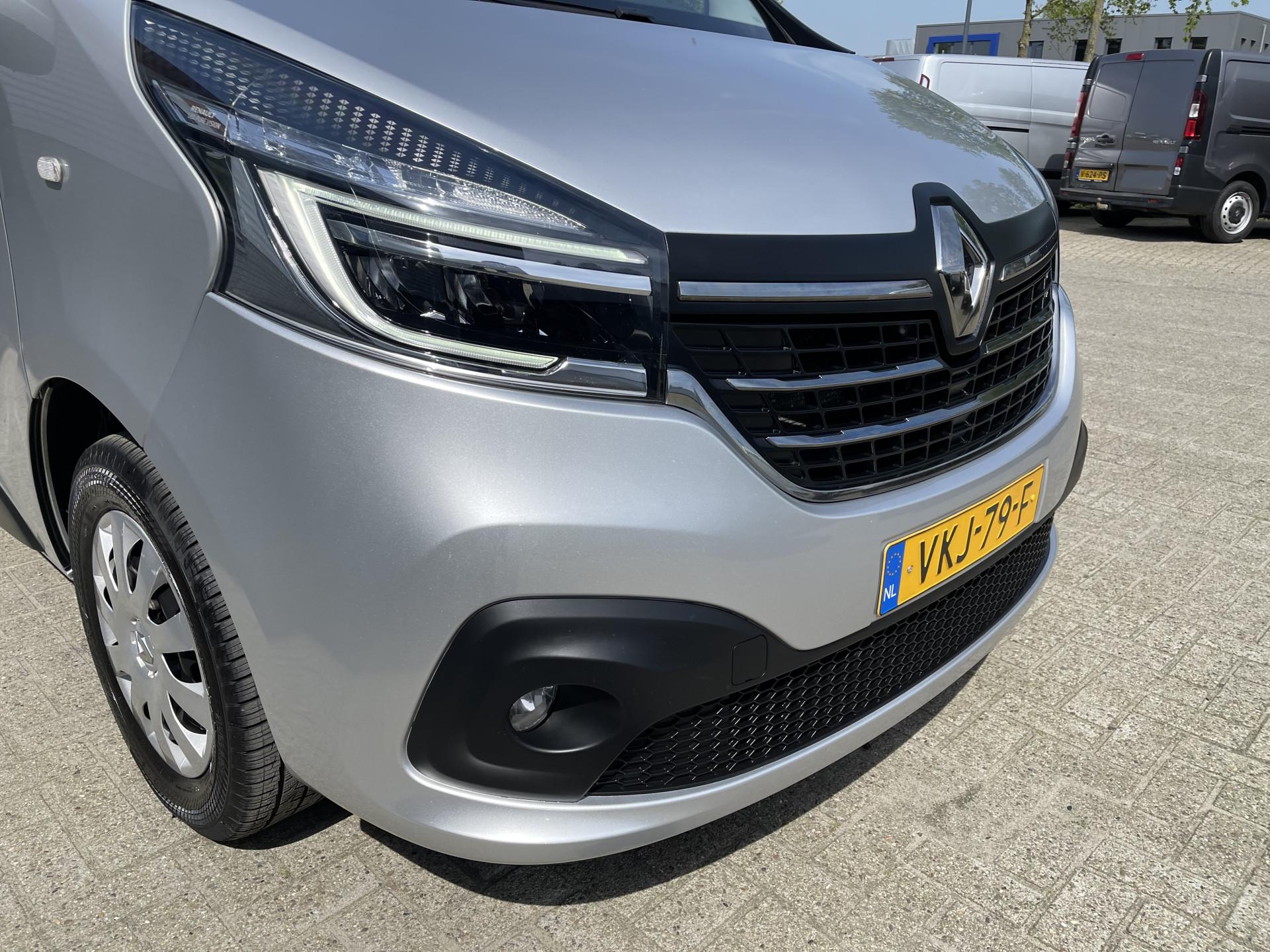 Foto 6 van Renault Trafic 2.0 dCi 120pk T29 L2H1 Work Edition / vaste prijs rijklaar € 20.950 ex btw / lease vanaf € 375