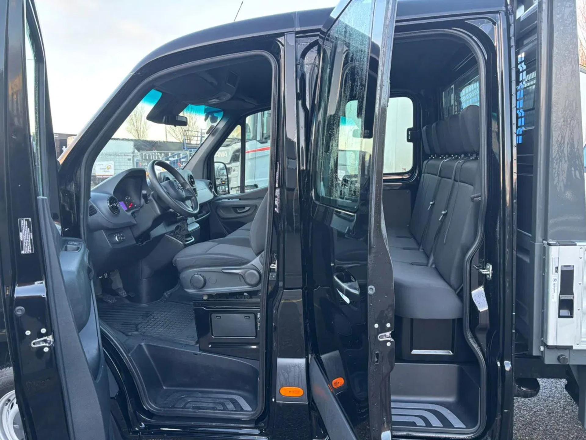 Foto 10 van Mercedes-Benz 317CDI Dubbelcabine Openlaadbak Airco 3500KG Trekhaak 17.400KM BPM VRIJ 10 x op voorraad