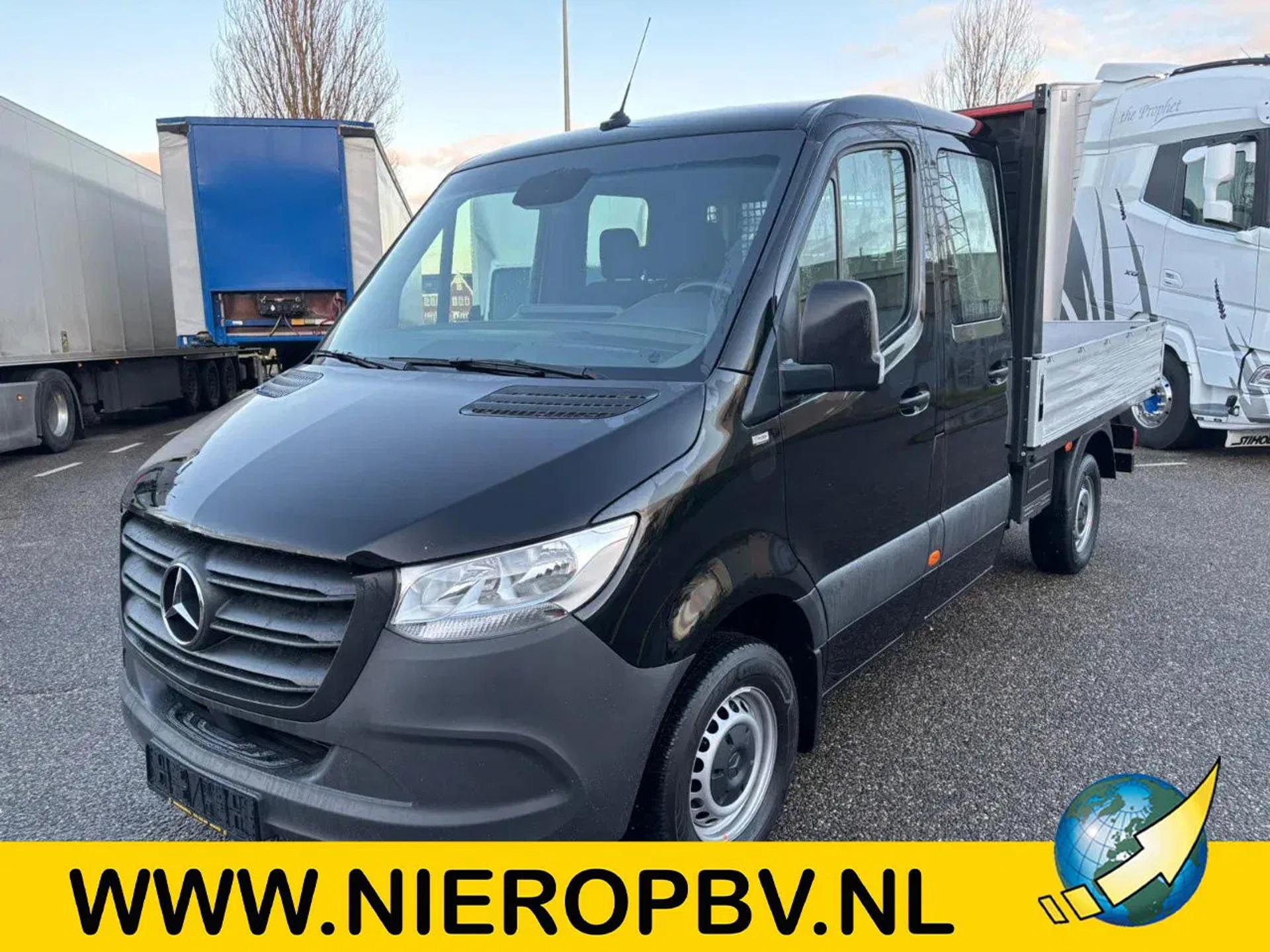 Foto 2 van Mercedes-Benz 317CDI Dubbelcabine Openlaadbak Airco 3500KG Trekhaak 17.400KM BPM VRIJ 10 x op voorraad