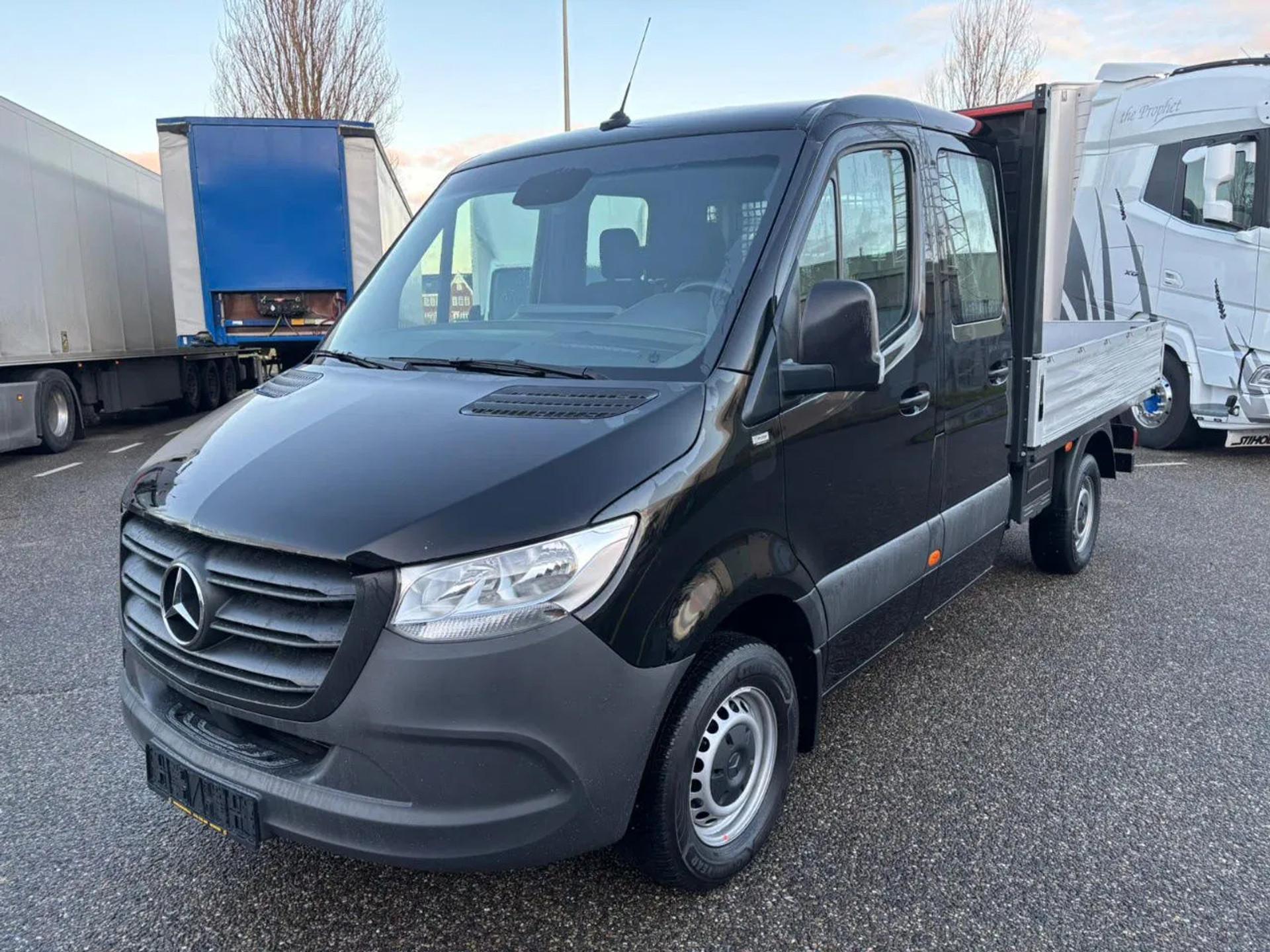 Foto 3 van Mercedes-Benz 317CDI Dubbelcabine Openlaadbak Airco 3500KG Trekhaak 17.400KM BPM VRIJ 10 x op voorraad