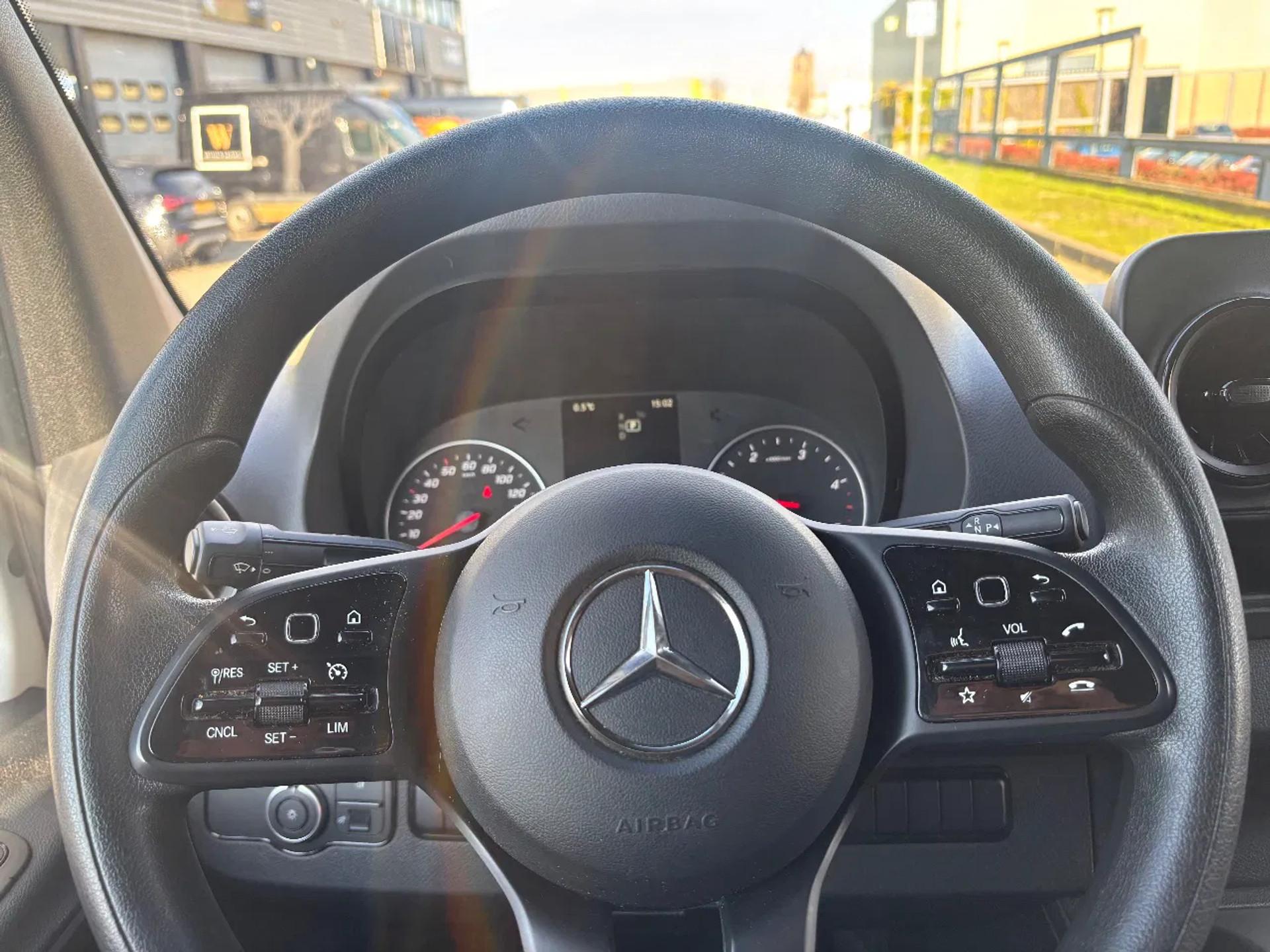 Foto 16 van Mercedes-Benz 317CDI L2H2 Automaat Airco Cruisecontrol Xenon Dubbele Schuifdeur