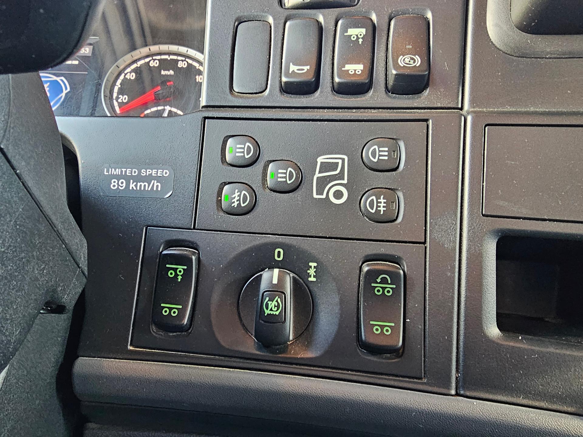 Foto 19 van Scania R450 6x2/4 / FULL AIR / RETARDER / NL TRUCK