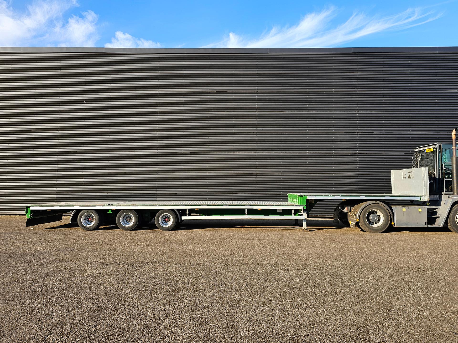 Foto 4 van Web Trailer 3 AXLE SEMI TRAILER / SAF
