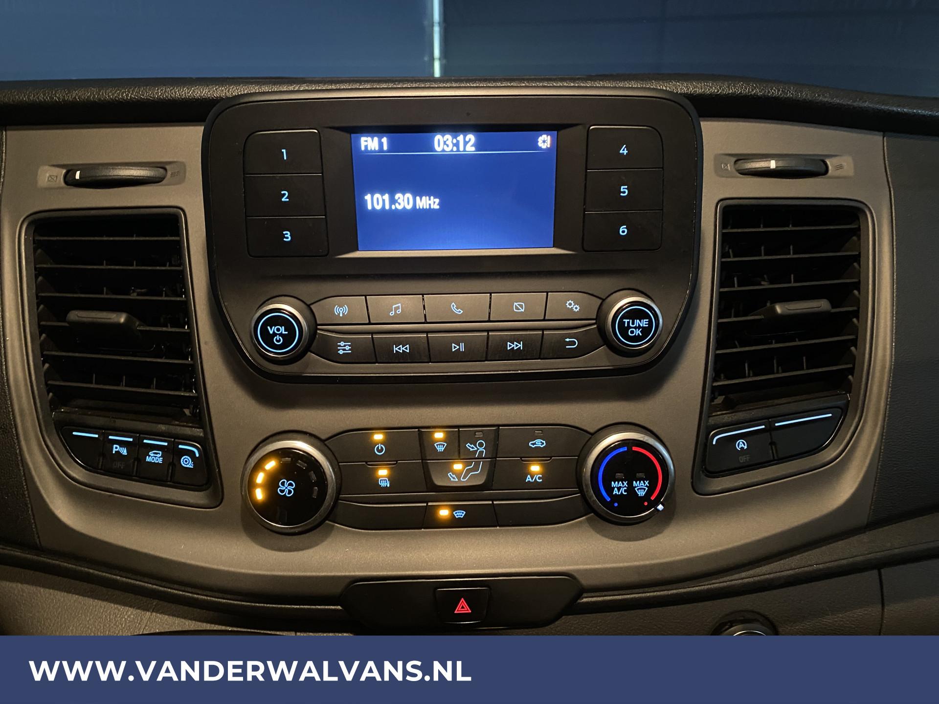 Foto 10 van Ford Transit Custom 2.0 TDCI 131pk L1H1 Euro6 Airco | Cruise | LED | Camera | 2500kg trekvermogen |