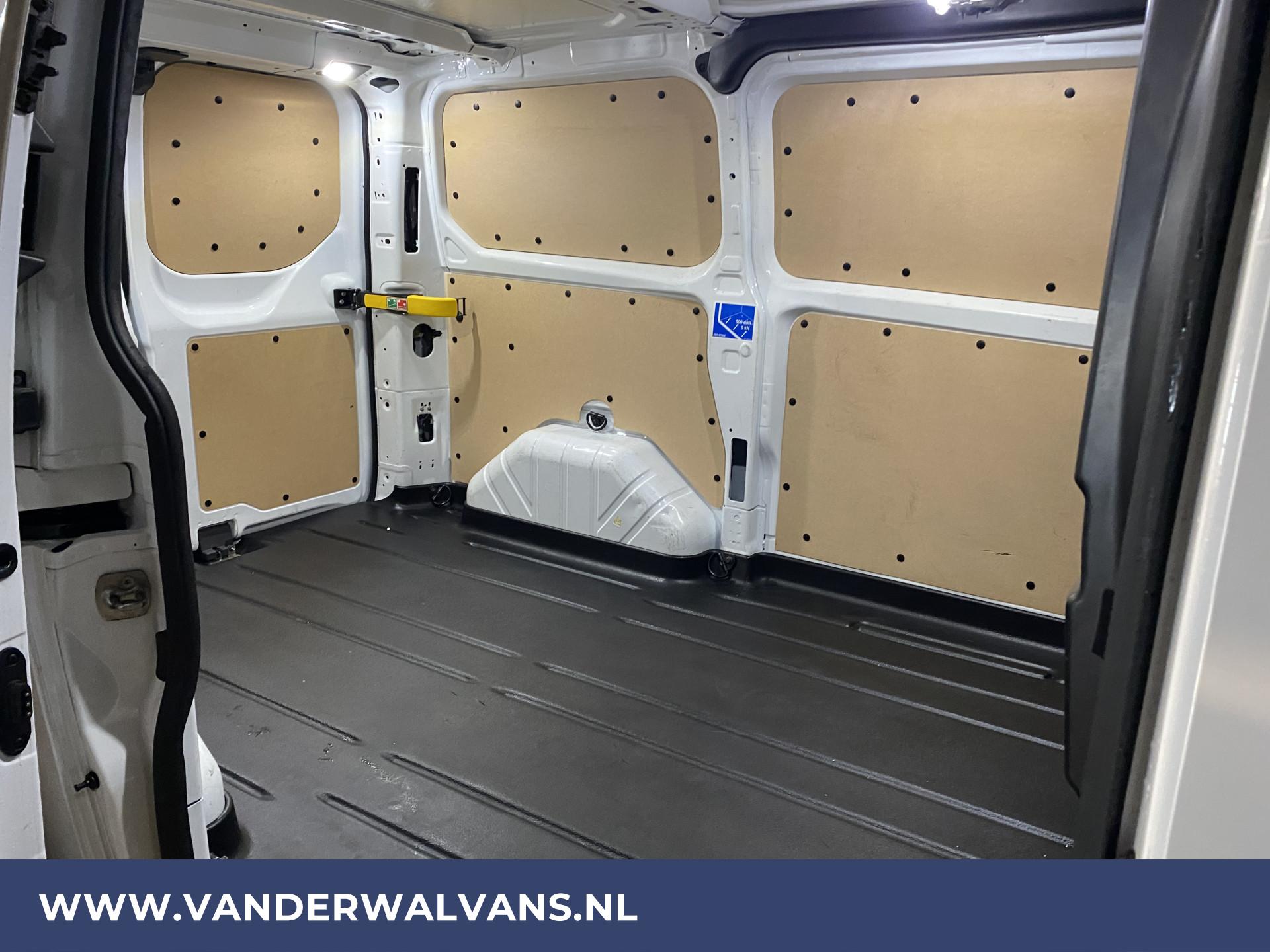 Foto 12 van Ford Transit Custom 2.0 TDCI 131pk L1H1 Euro6 Airco | Cruise | LED | Camera | 2500kg trekvermogen |