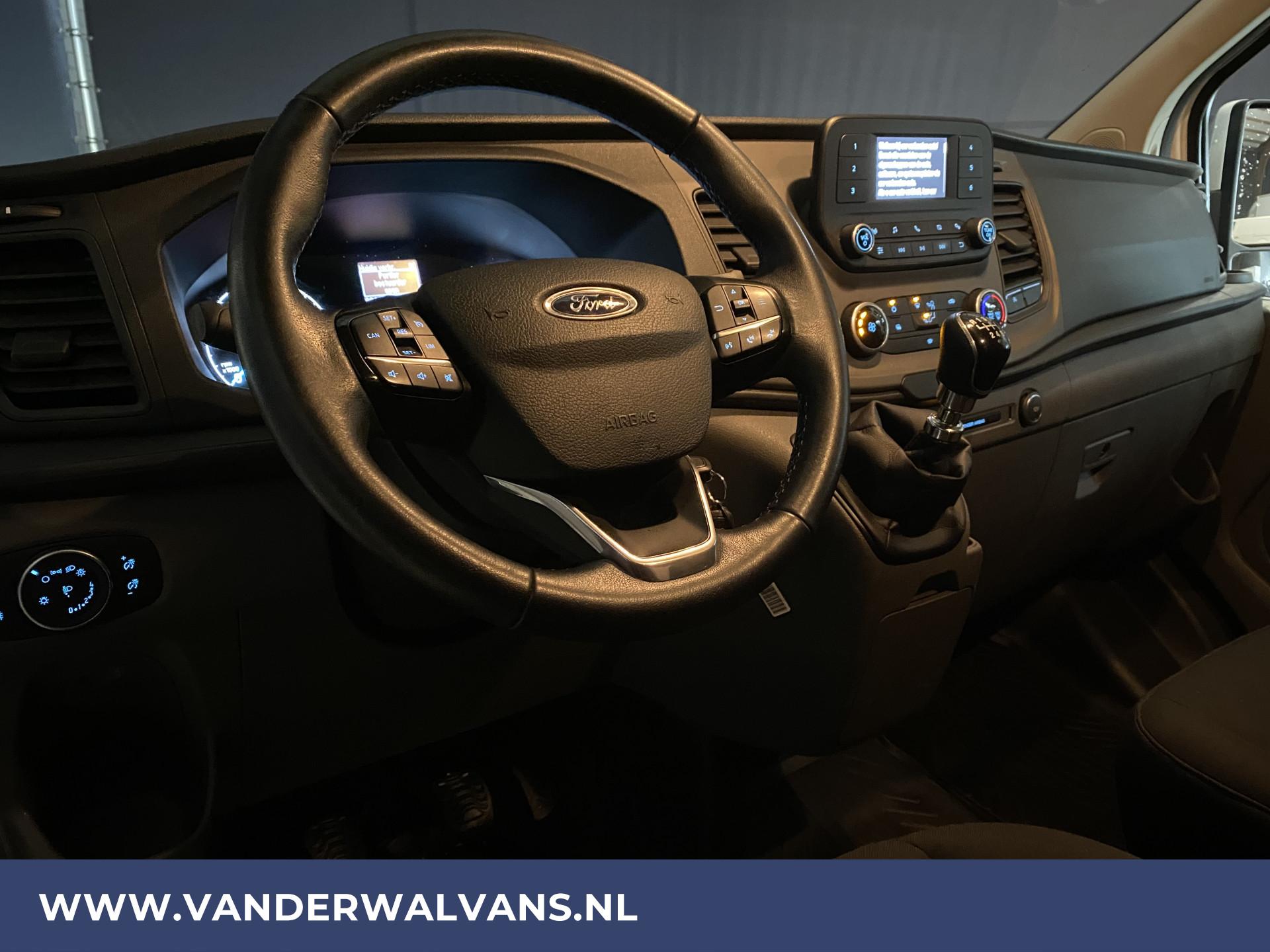 Foto 7 van Ford Transit Custom 2.0 TDCI 131pk L1H1 Euro6 Airco | Cruise | LED | Camera | 2500kg trekvermogen |