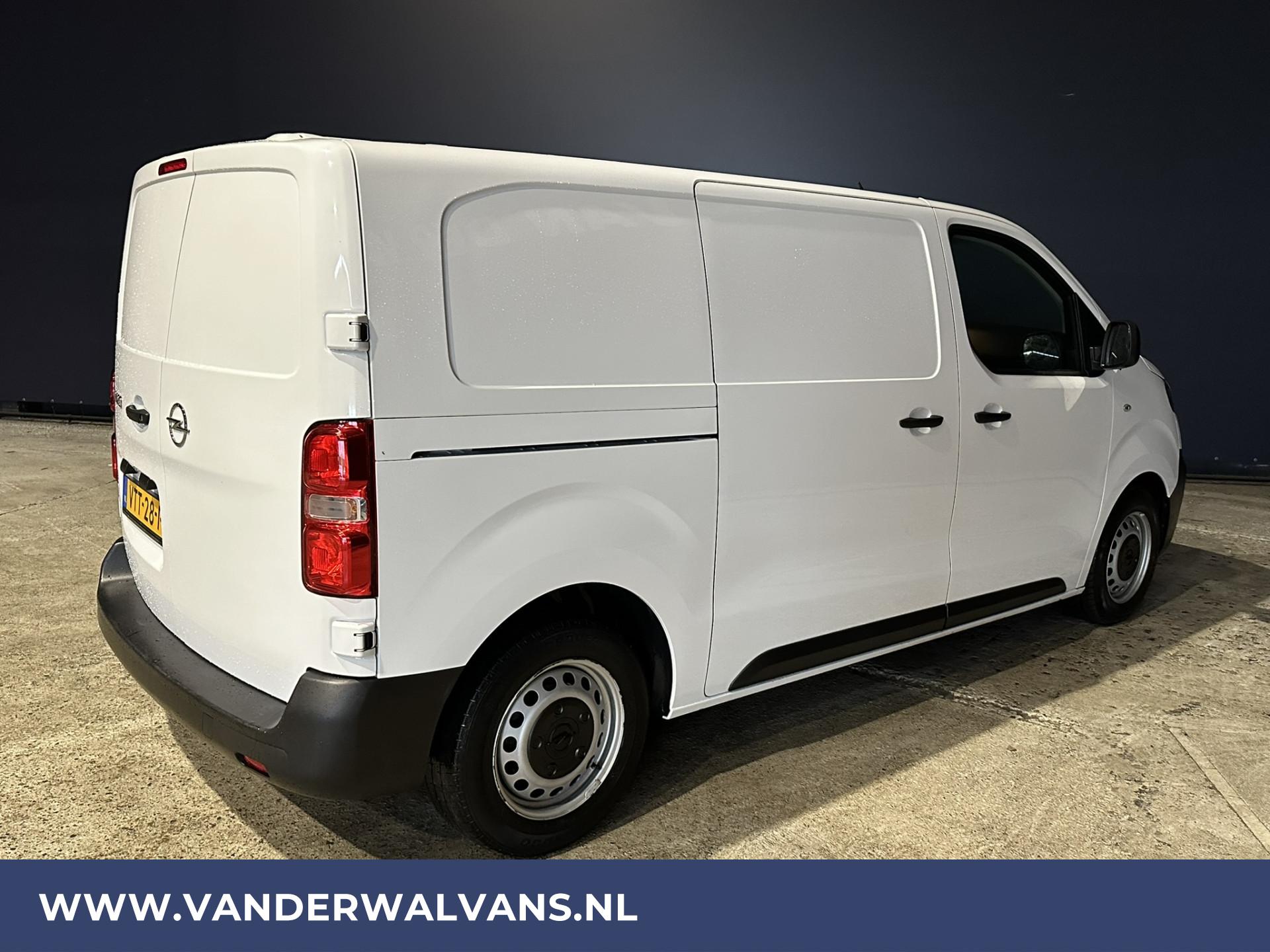 Foto 10 van Opel Vivaro 1.5 CDTI L2H1 Euro6 Airco | Cruisecontrol | 3-zits