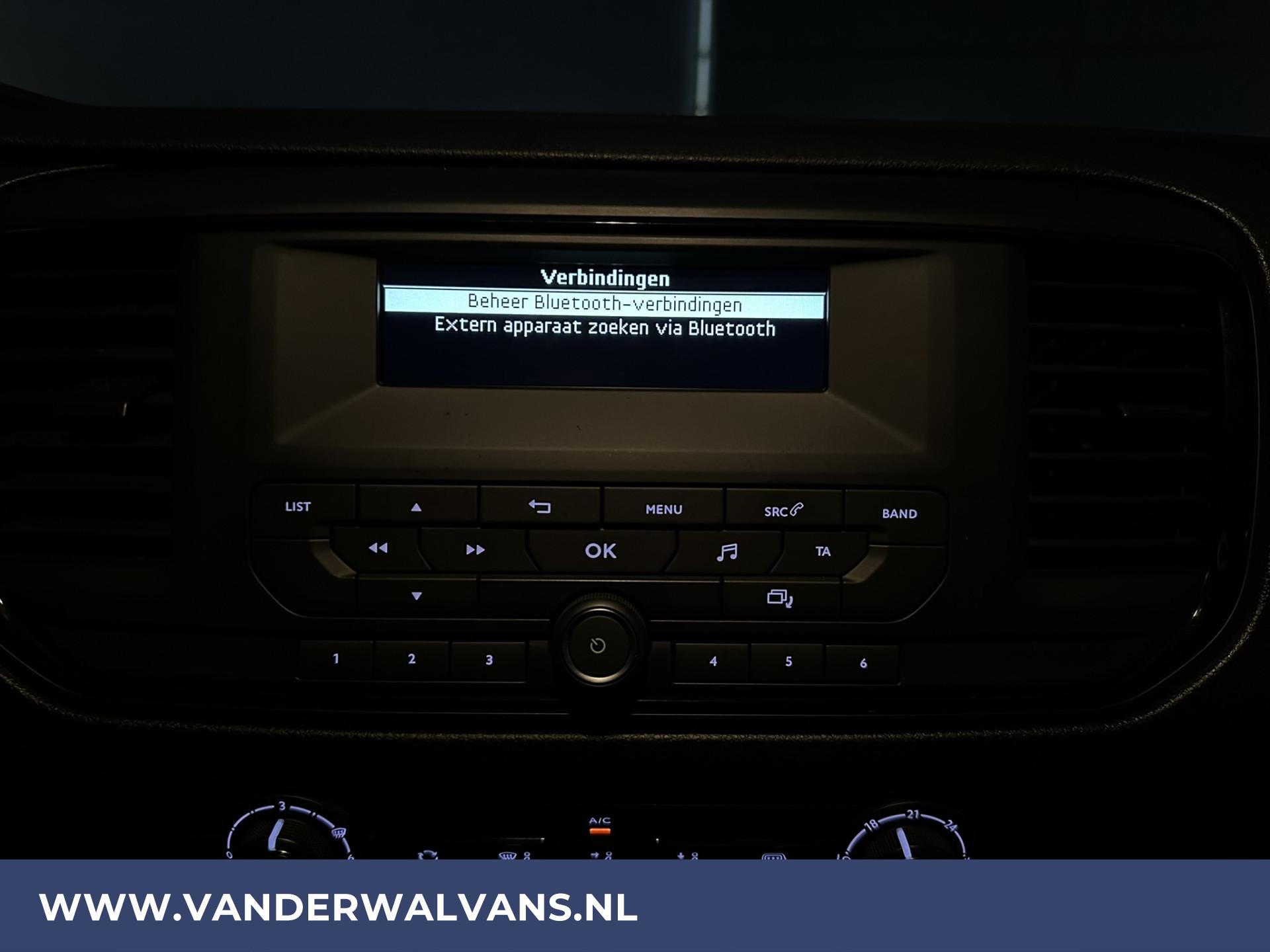 Foto 14 van Opel Vivaro 1.5 CDTI L2H1 Euro6 Airco | Cruisecontrol | 3-zits