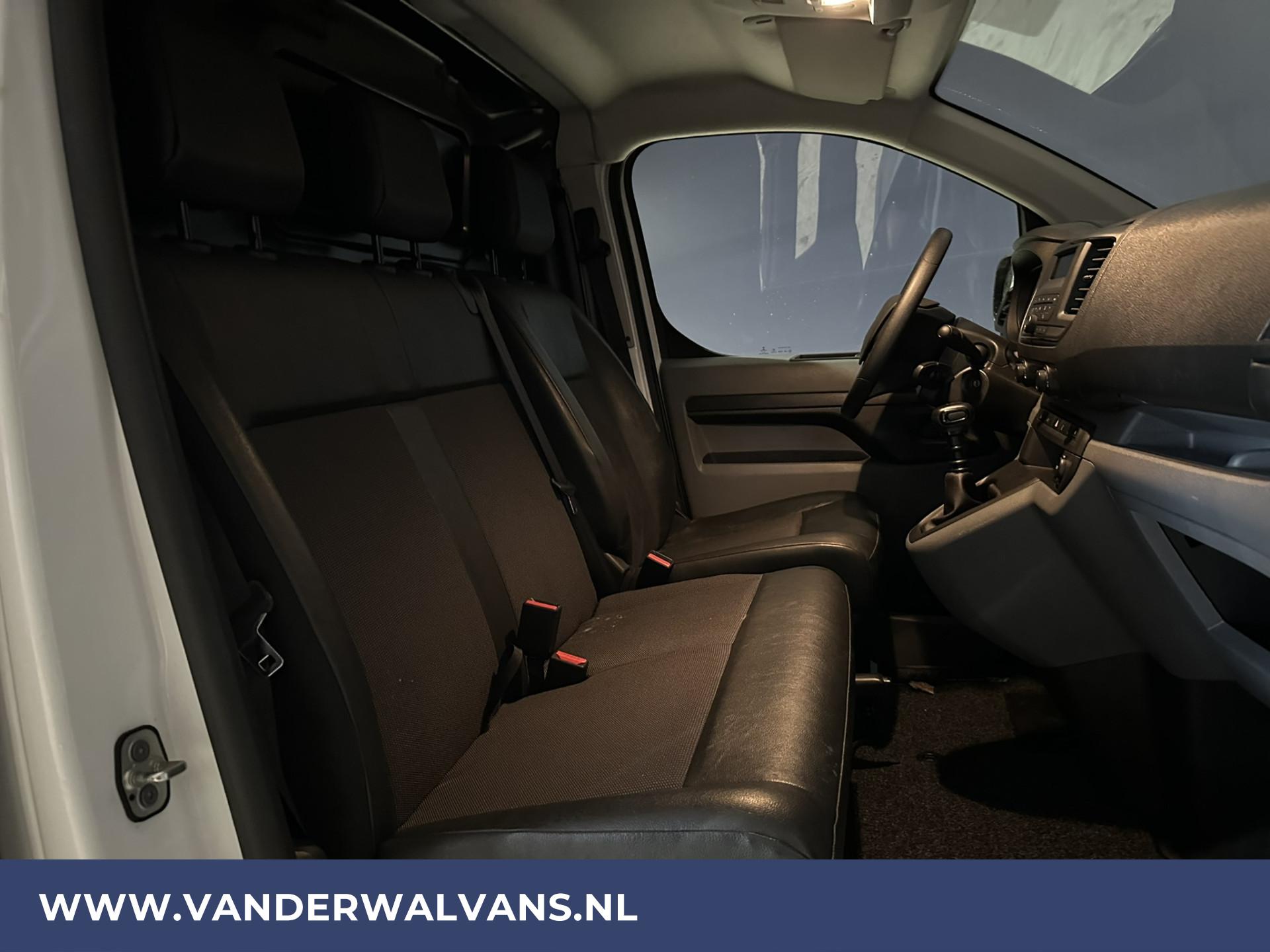 Foto 6 van Opel Vivaro 1.5 CDTI L2H1 Euro6 Airco | Cruisecontrol | 3-zits