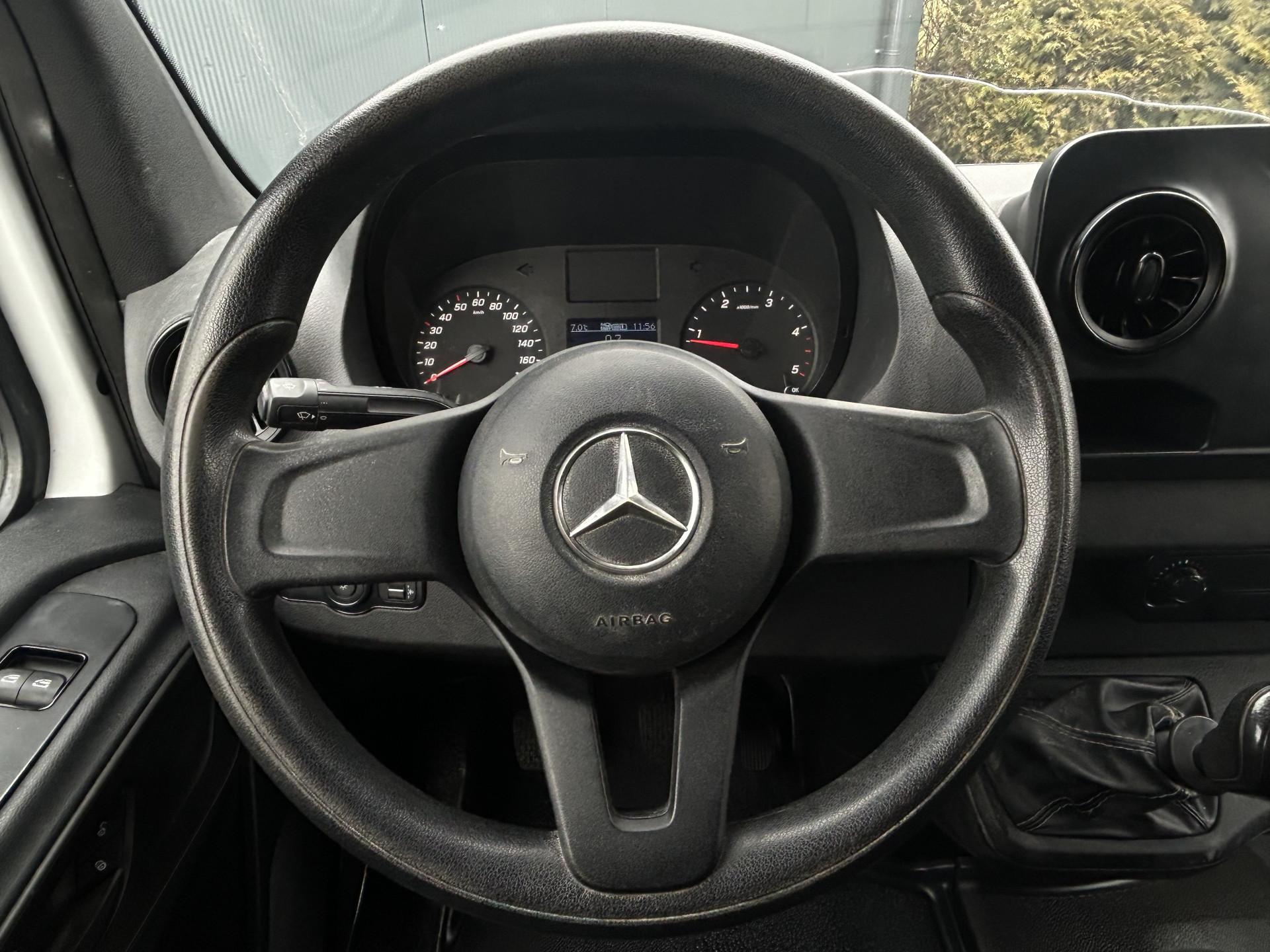 Foto 7 van Mercedes-Benz 314 CDI 143 PK / 3.5T / RWD / L2H2 / 1e EIGENAAR / 2.800 KG AHG / TREKHAAK