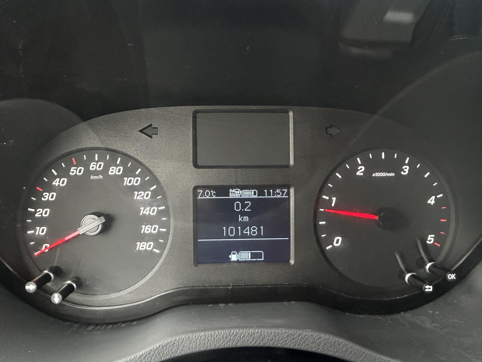 Foto 8 van Mercedes-Benz 314 CDI 143 PK / 3.5T / RWD / L2H2 / 1e EIGENAAR / 2.800 KG AHG / TREKHAAK