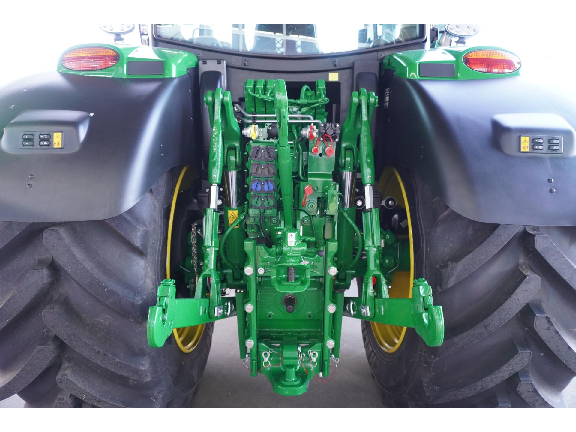 Foto 8 van John Deere 6R185