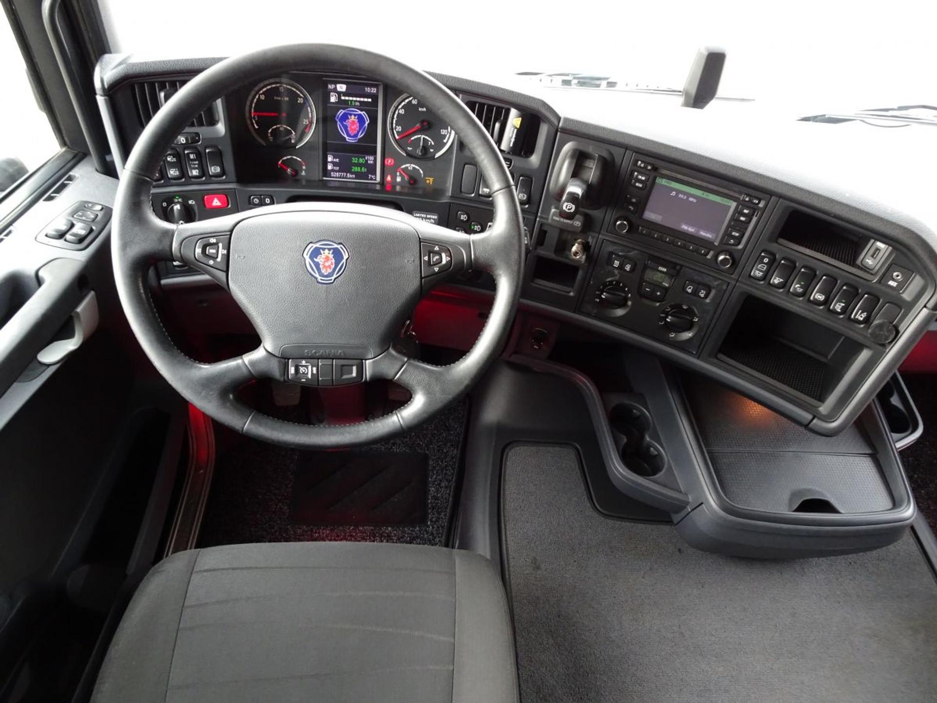 Foto 13 van Scania R450 EURO 6 / 6x2 BOOGIE / RETARDER