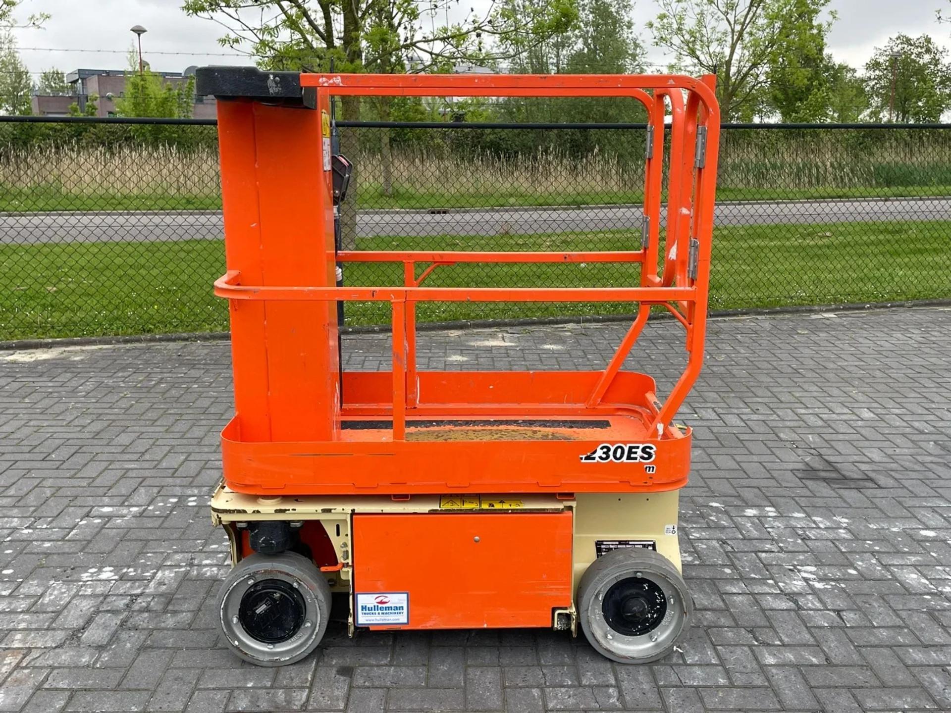 Foto 4 van JLG 1230 ES | 5.6 M | 227 KG | GOOD CONDITION