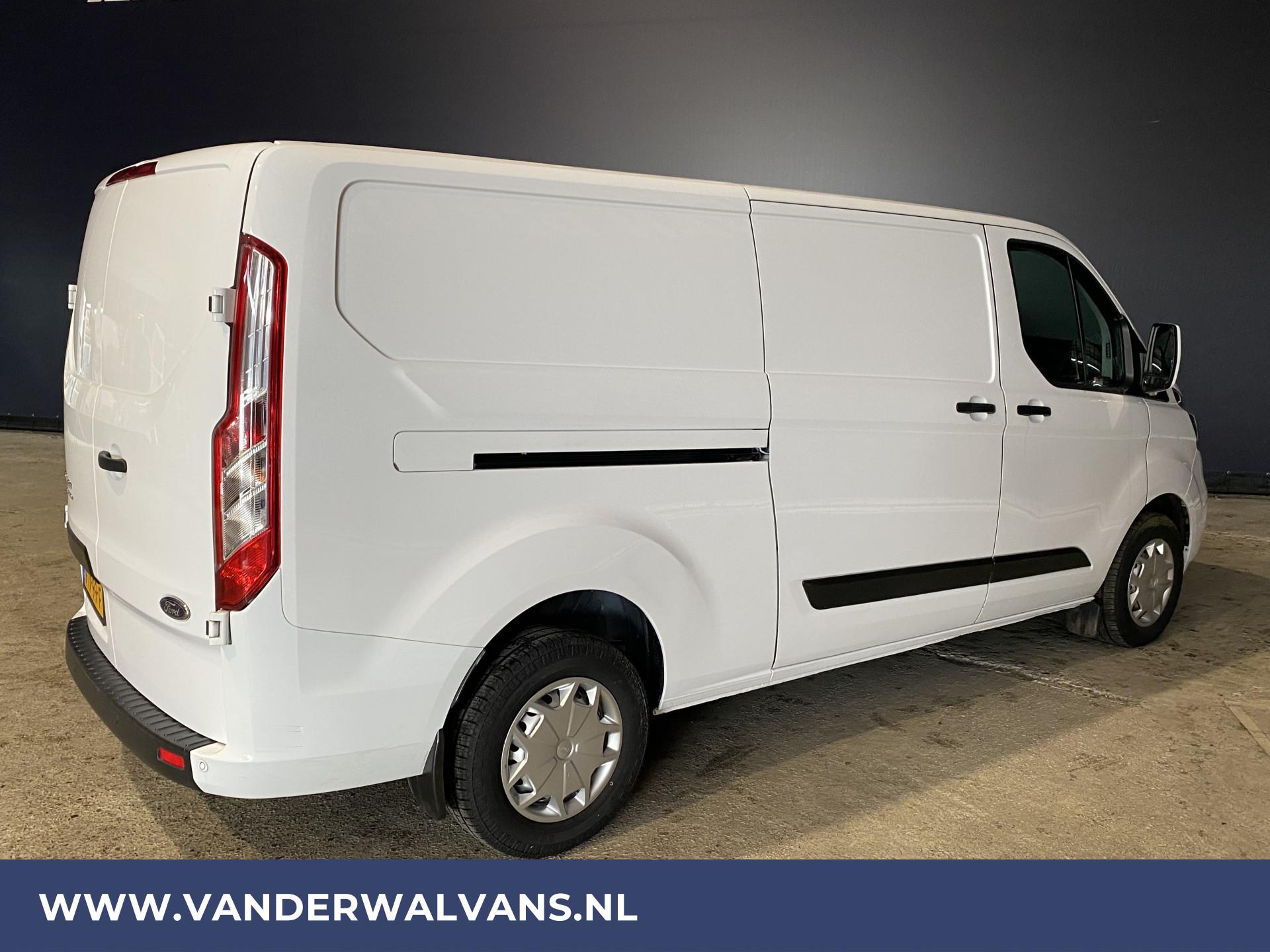Foto 12 van Ford Transit Custom 2.0TDCI L2H1 Euro6 Airco | Cruise | LED | 2800kg trekvermogen