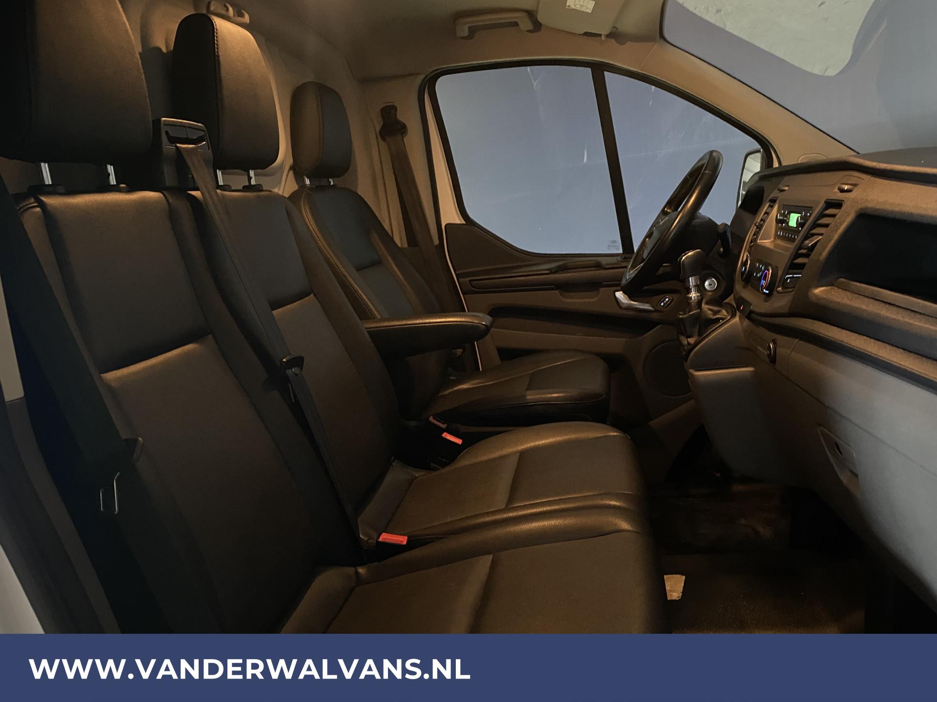 Foto 8 van Ford Transit Custom 2.0TDCI L2H1 Euro6 Airco | Cruise | LED | 2800kg trekvermogen
