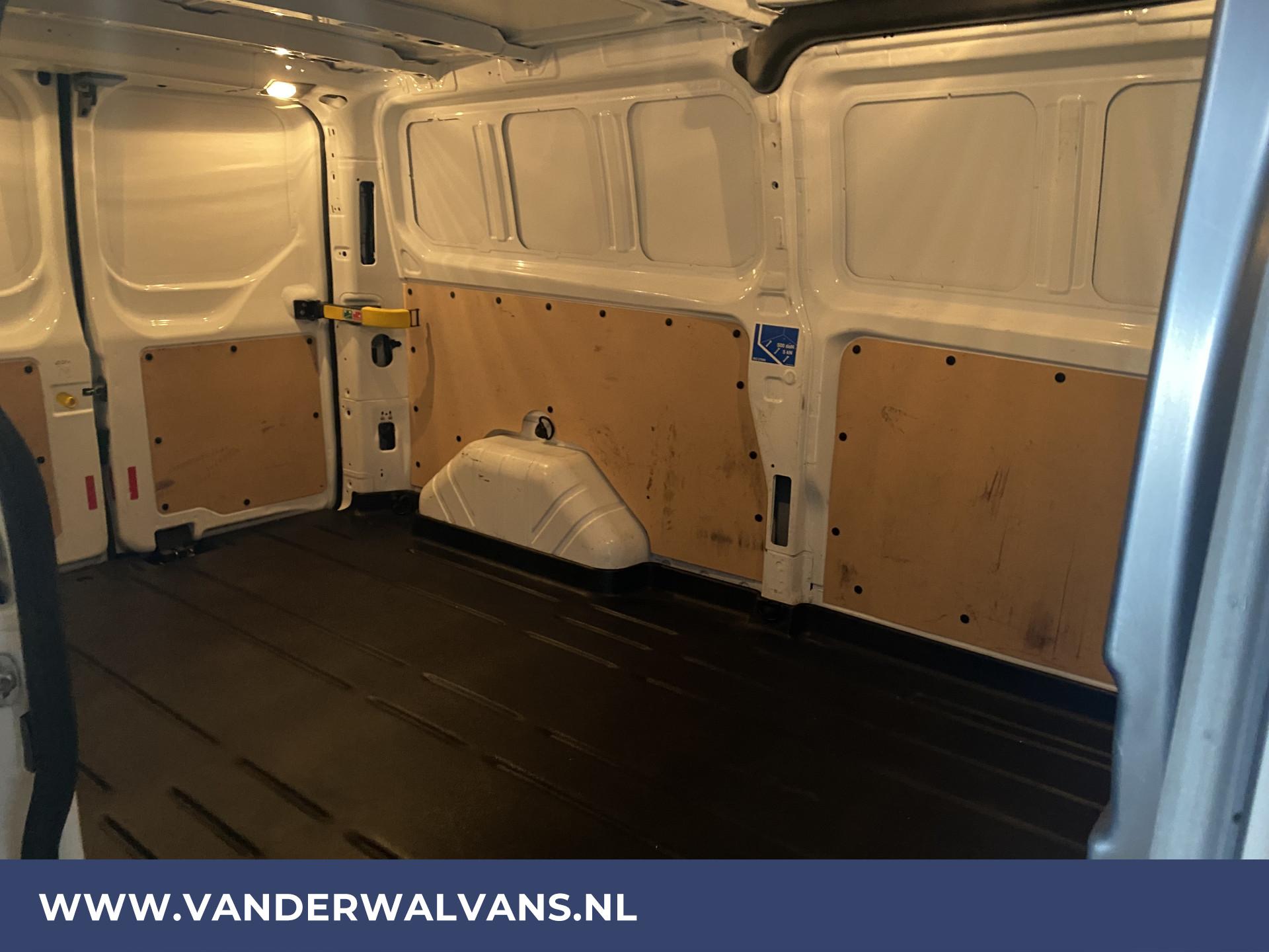 Foto 9 van Ford Transit Custom 2.0TDCI L2H1 Euro6 Airco | Cruise | LED | 2800kg trekvermogen