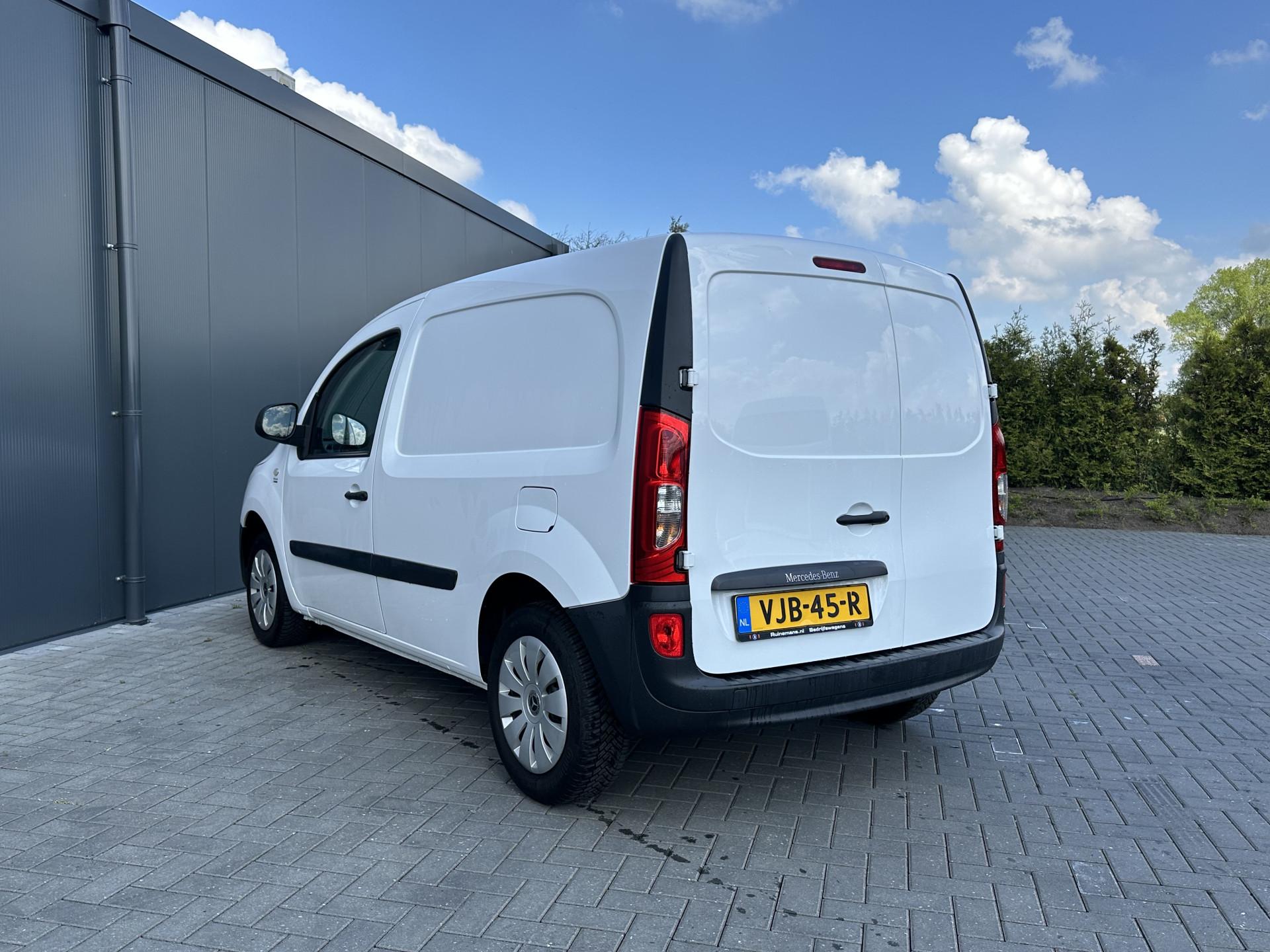 Foto 4 van Mercedes-Benz Citan 108 CDI E6 / ORIG. NL / 1e EIGENAAR / AIRCO / BLUETOOTH / SCHUIFDEUR