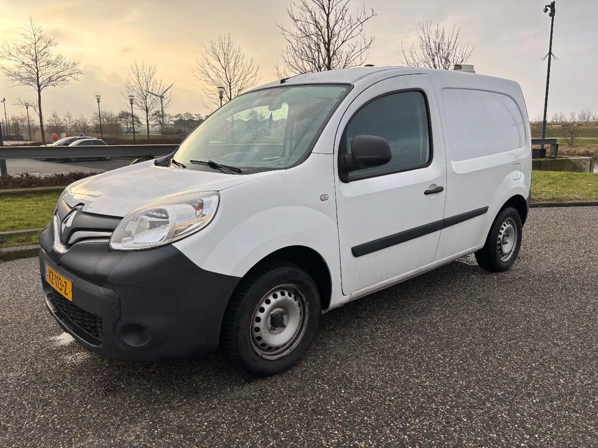 Foto 2 van Renault 1.5DCI L1H1 Airco Cruisecontrol Trekhaak EURO 6