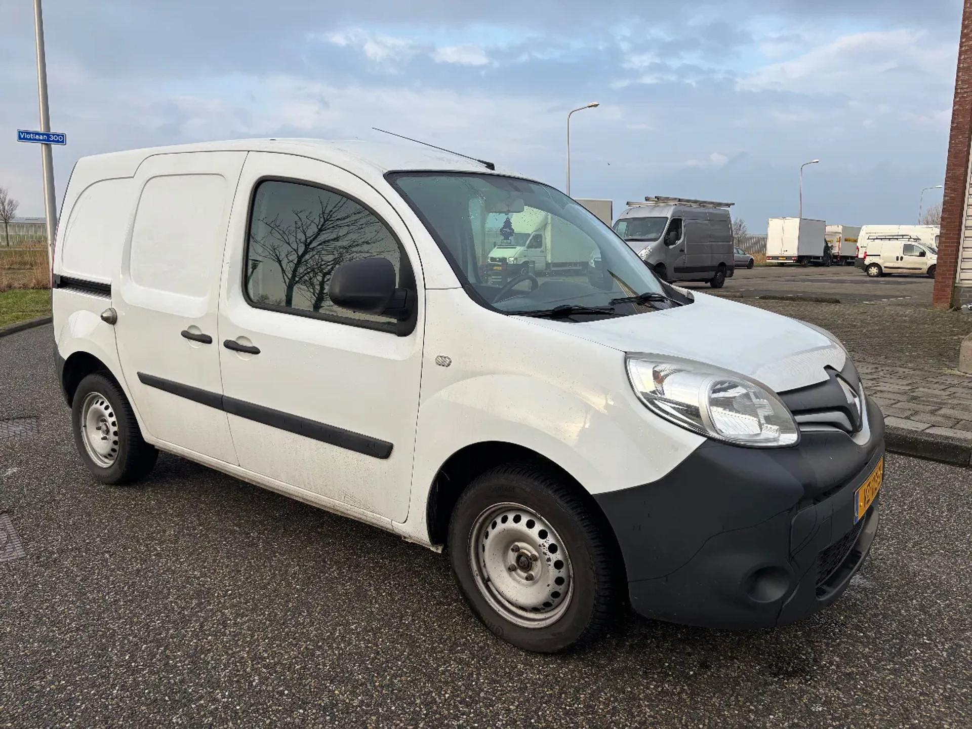 Foto 3 van Renault 1.5DCI L1H1 Airco Cruisecontrol Trekhaak EURO 6
