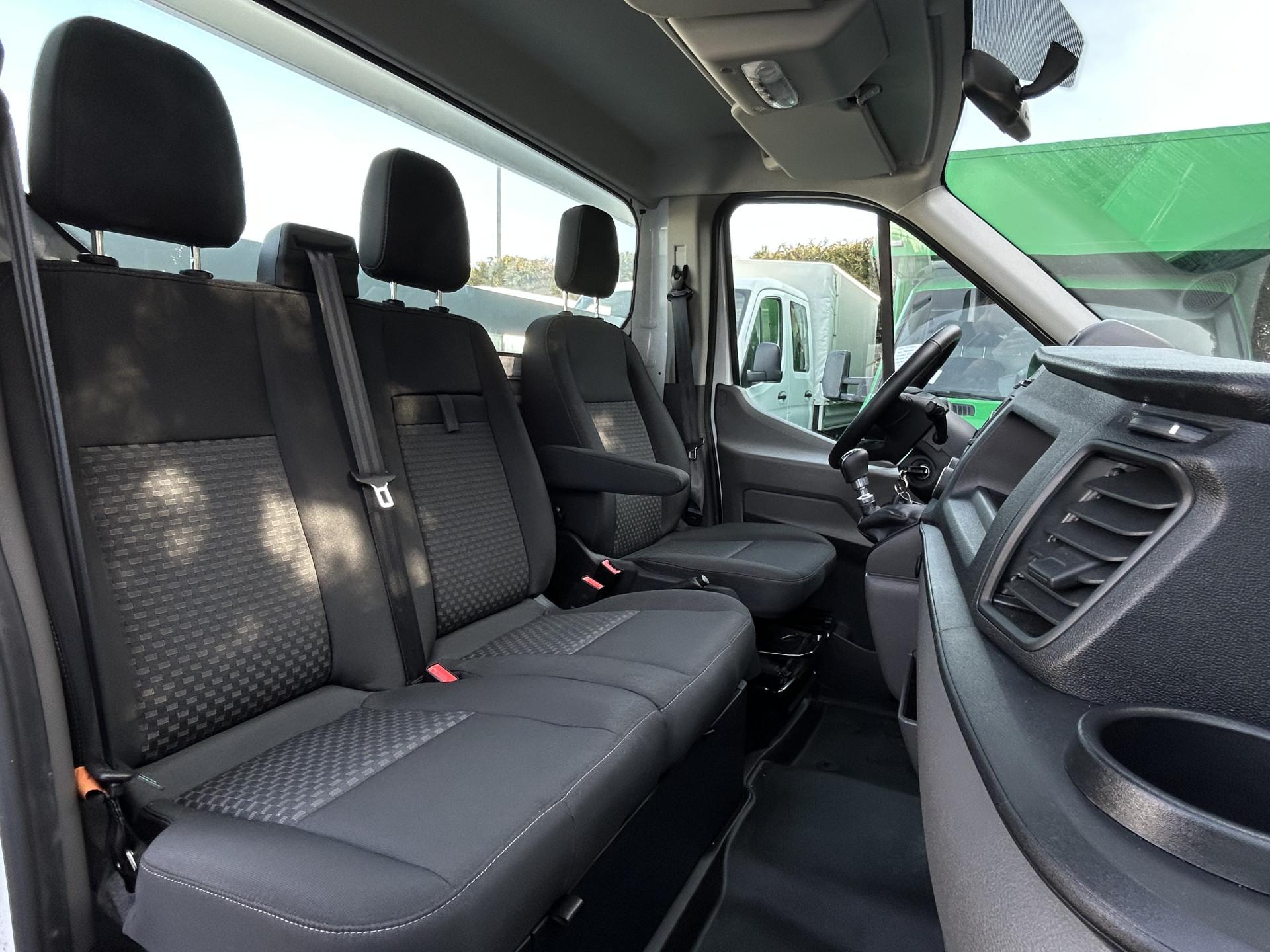 Foto 5 van Ford 350 2.0 TDCI 130 PK WB 395 / 4.408 KM !! / LANGE UITVOERING PICK UP / 1e EIG. / AIRCO / CRUISE / 2.800 KG AHG