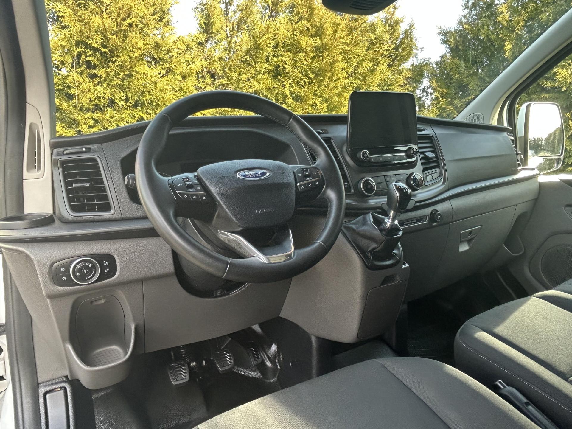 Foto 5 van Ford 2.0 TDCI 130 PK / L2H1 / 2.800 KG AHG / CAMERA / AIRCO / CRUISE / NAVI / STOELVERWARMING