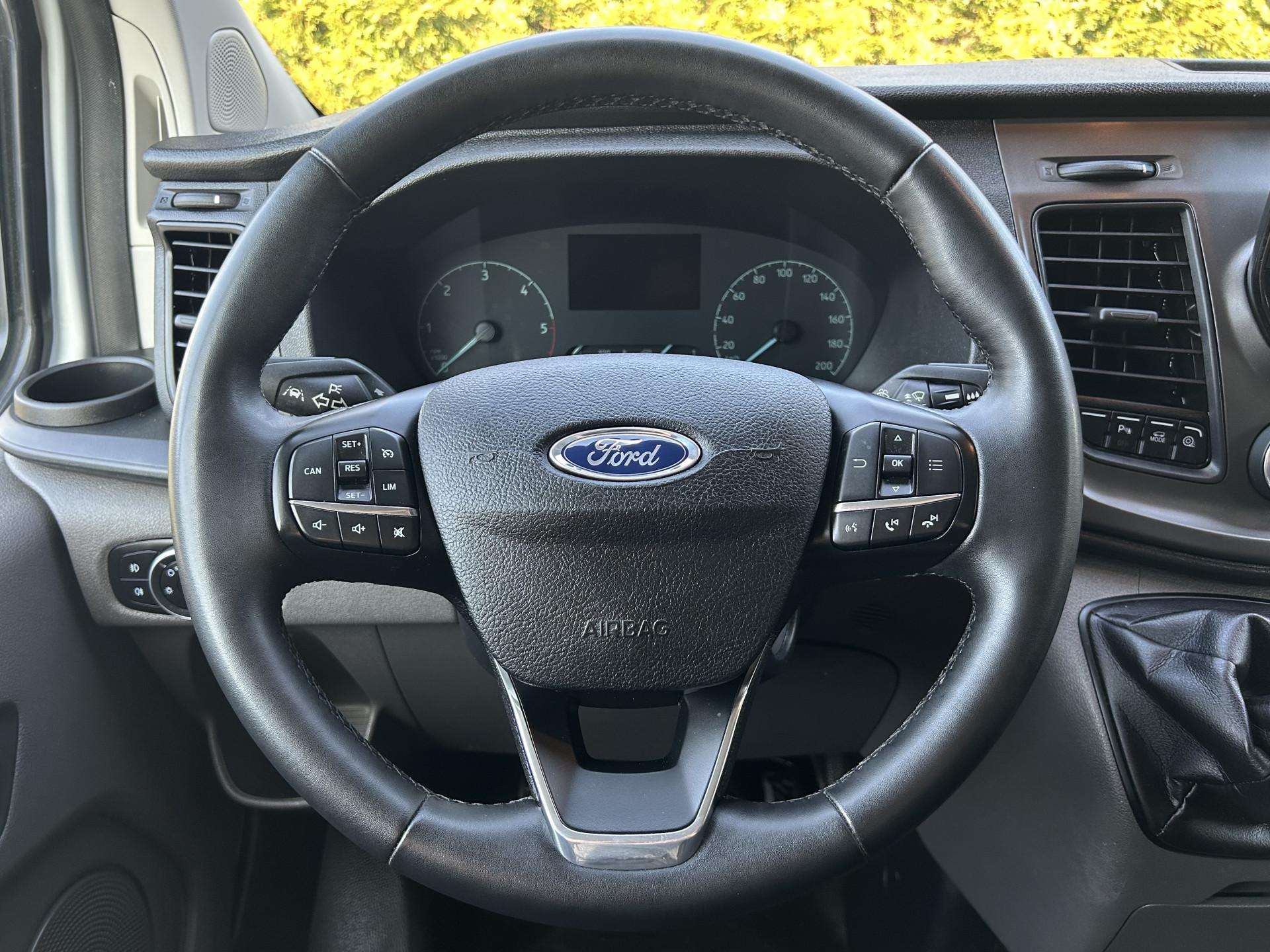 Foto 8 van Ford 2.0 TDCI 130 PK / L2H1 / 2.800 KG AHG / CAMERA / AIRCO / CRUISE / NAVI / STOELVERWARMING