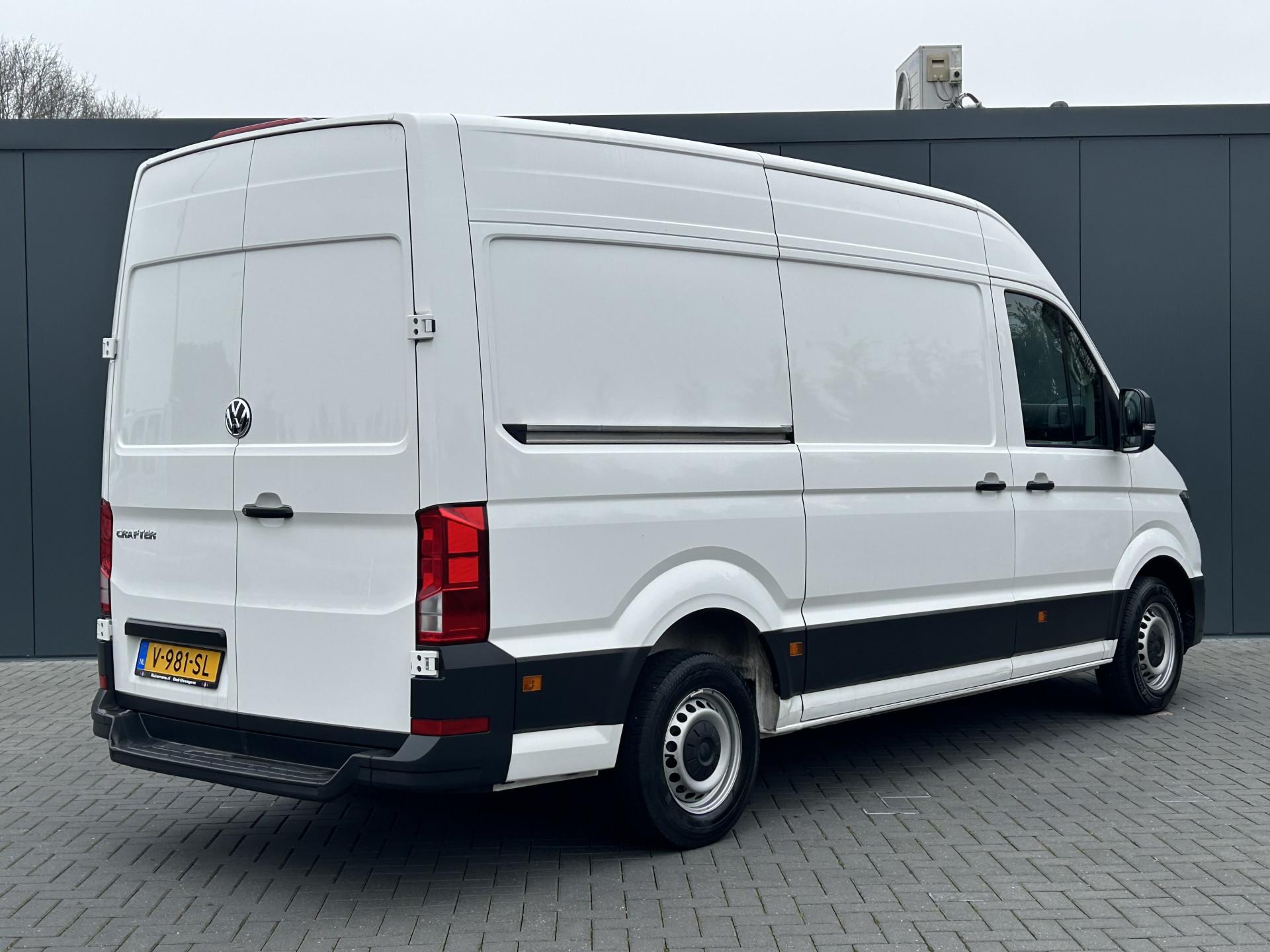 Foto 2 van Volkswagen 35 2.0 TDI 141 PK / L3H3 / 1e EIGENAAR / AIRCO / CRUISE CONTROL / 3.000 KG AHG / BIJRIJDERSBANK