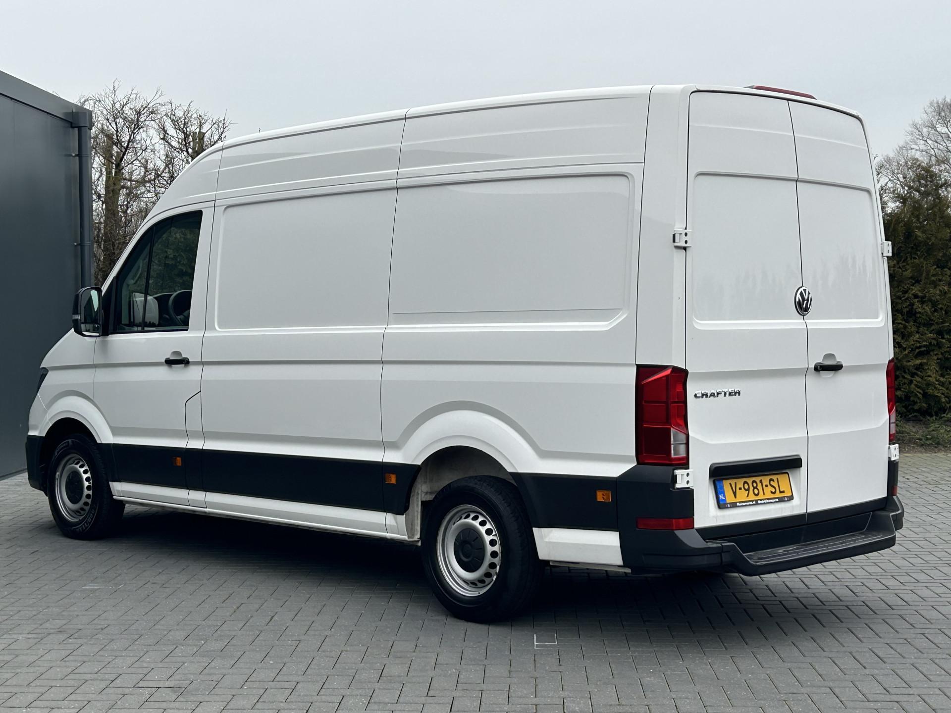 Foto 4 van Volkswagen 35 2.0 TDI 141 PK / L3H3 / 1e EIGENAAR / AIRCO / CRUISE CONTROL / 3.000 KG AHG / BIJRIJDERSBANK